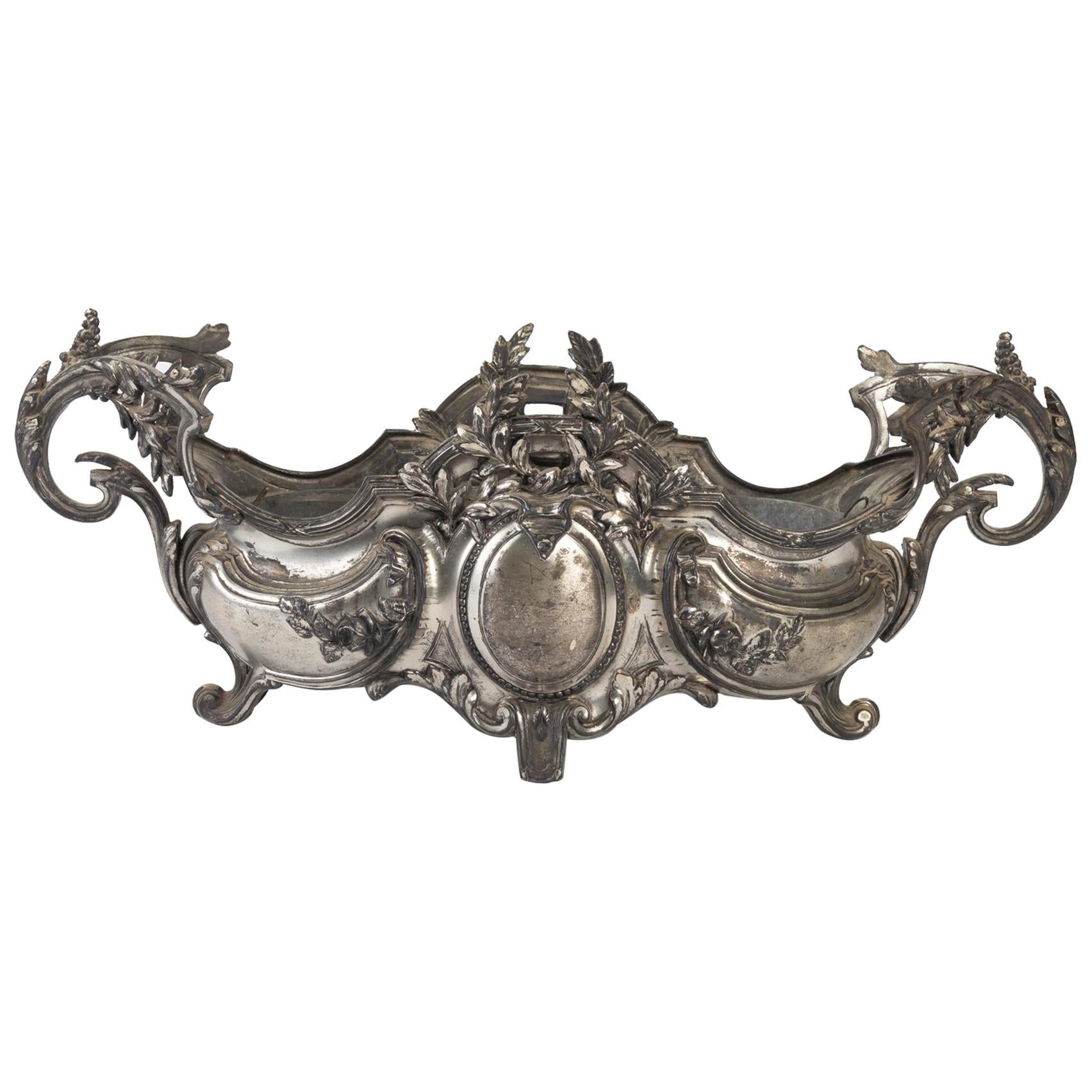 Versilbertes Pflanzgefäß aus Metall im Louis-XV-Stil im Angebot