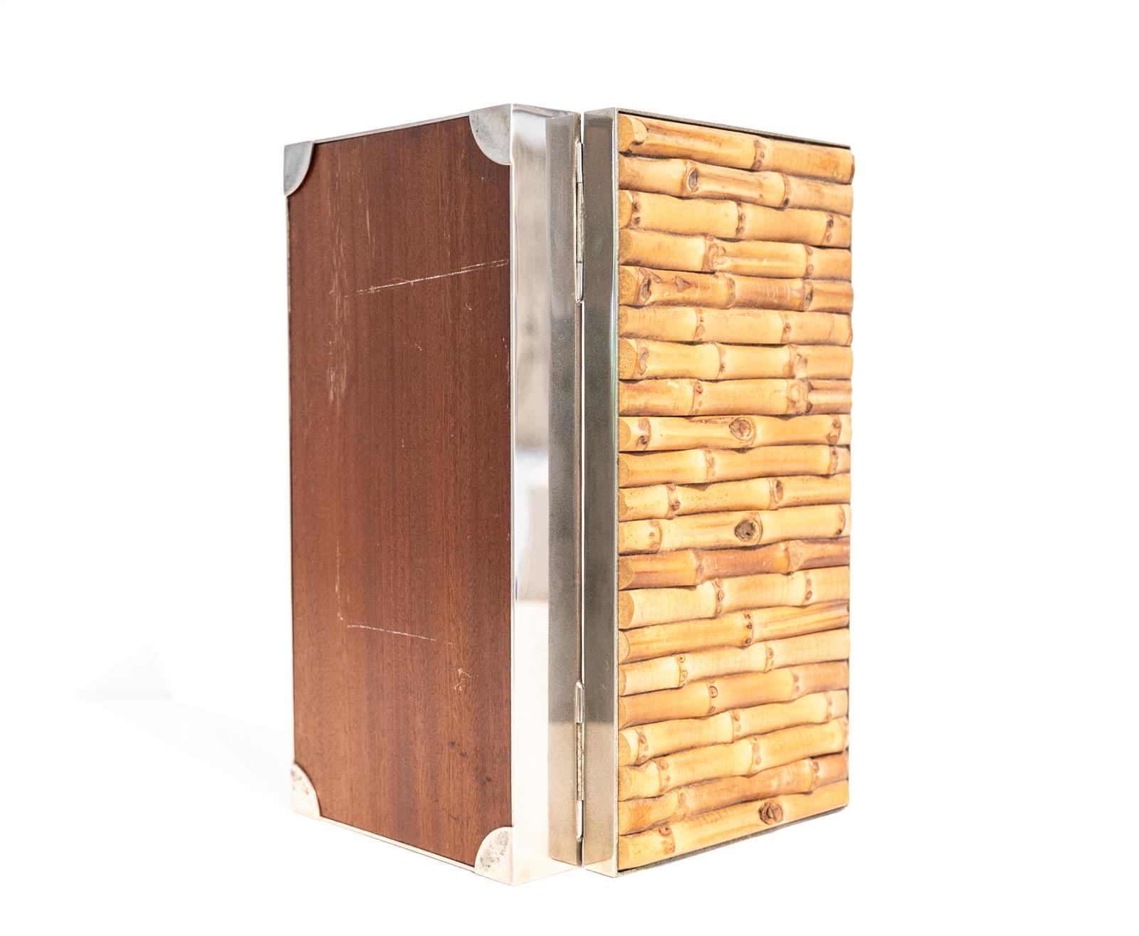 Versilberte Schachtel aus der Mitte des Jahrhunderts mit eingelegtem Bambusdeckel im Angebot 3