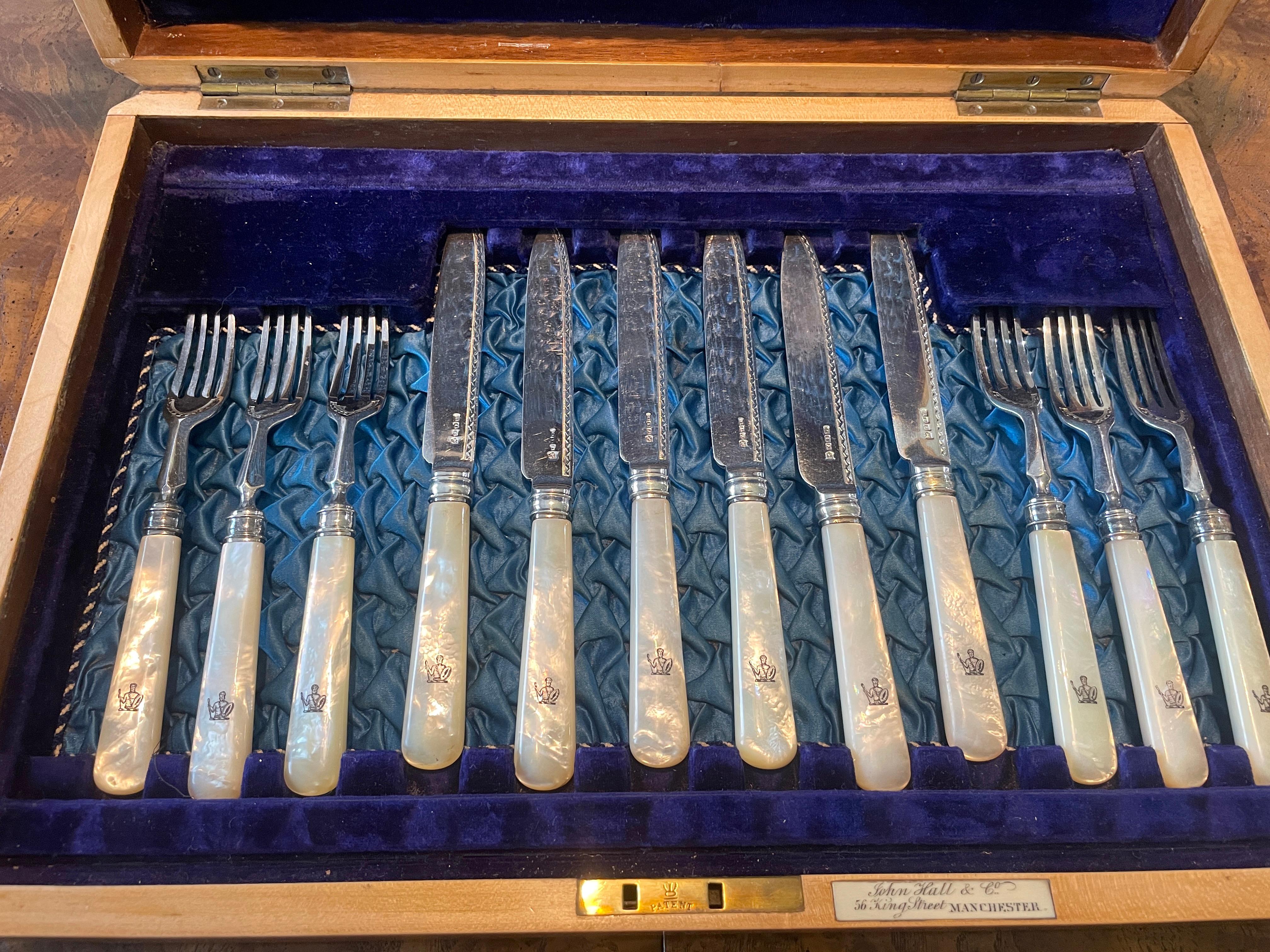 Silver Plated Mother of Pearl Flatware Set- 6 Place Setting  For Sale 5