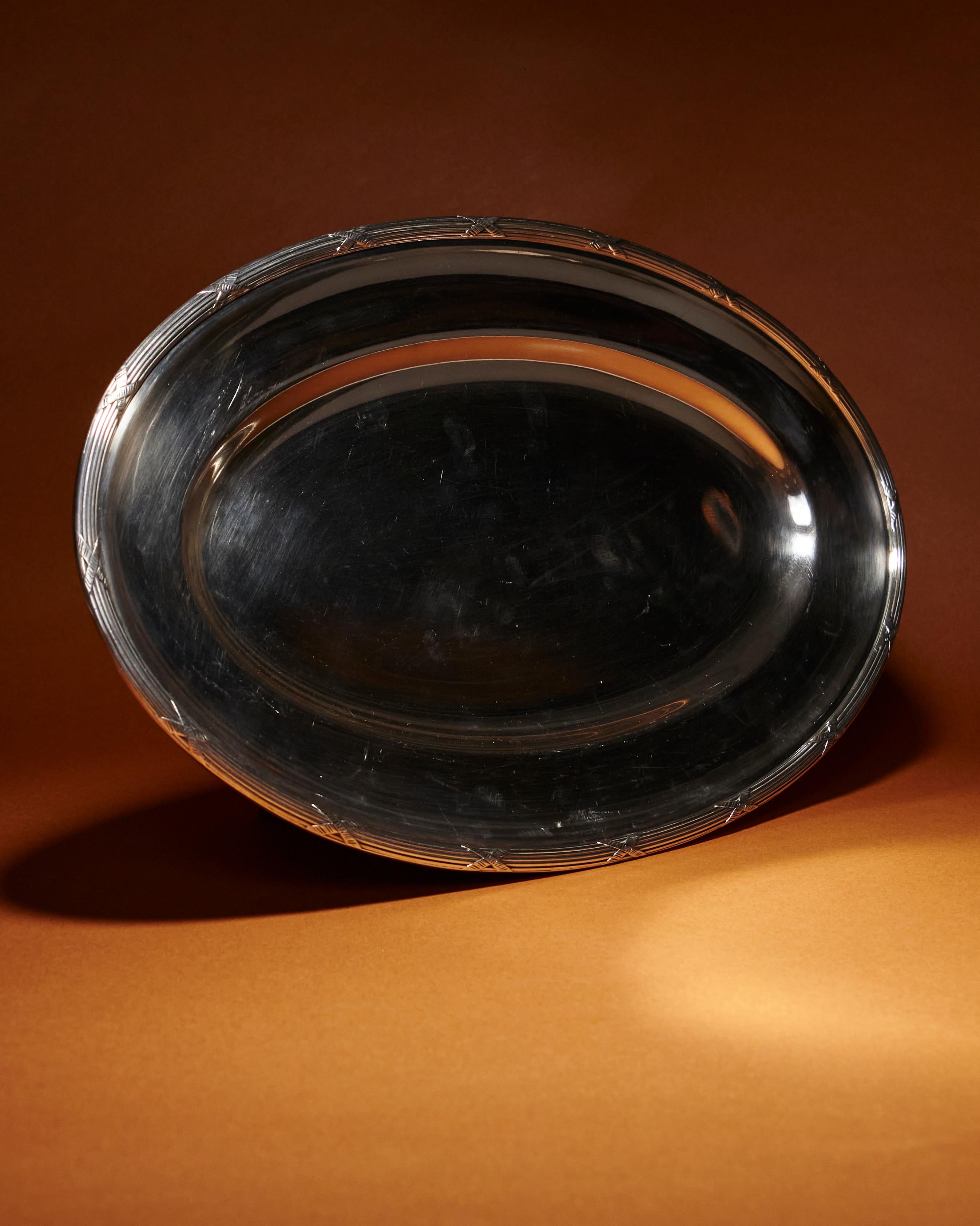 20ième siècle Plat de service ovale plaqué argent, Ercuis, 1970 en vente