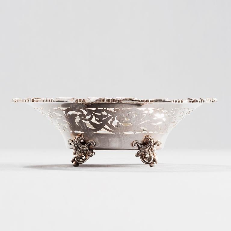 Silver Plated Pierced Centrepiece, Made in Italy In New Condition For Sale In Milano, IT
