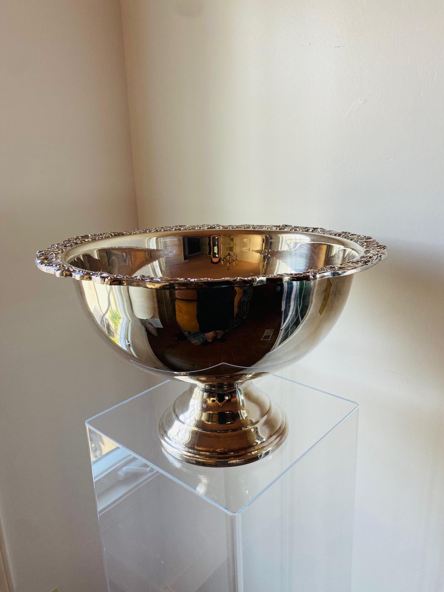 Silver Plated Punch Bowl with Flower Shell Rim Design In Good Condition In San Diego, CA