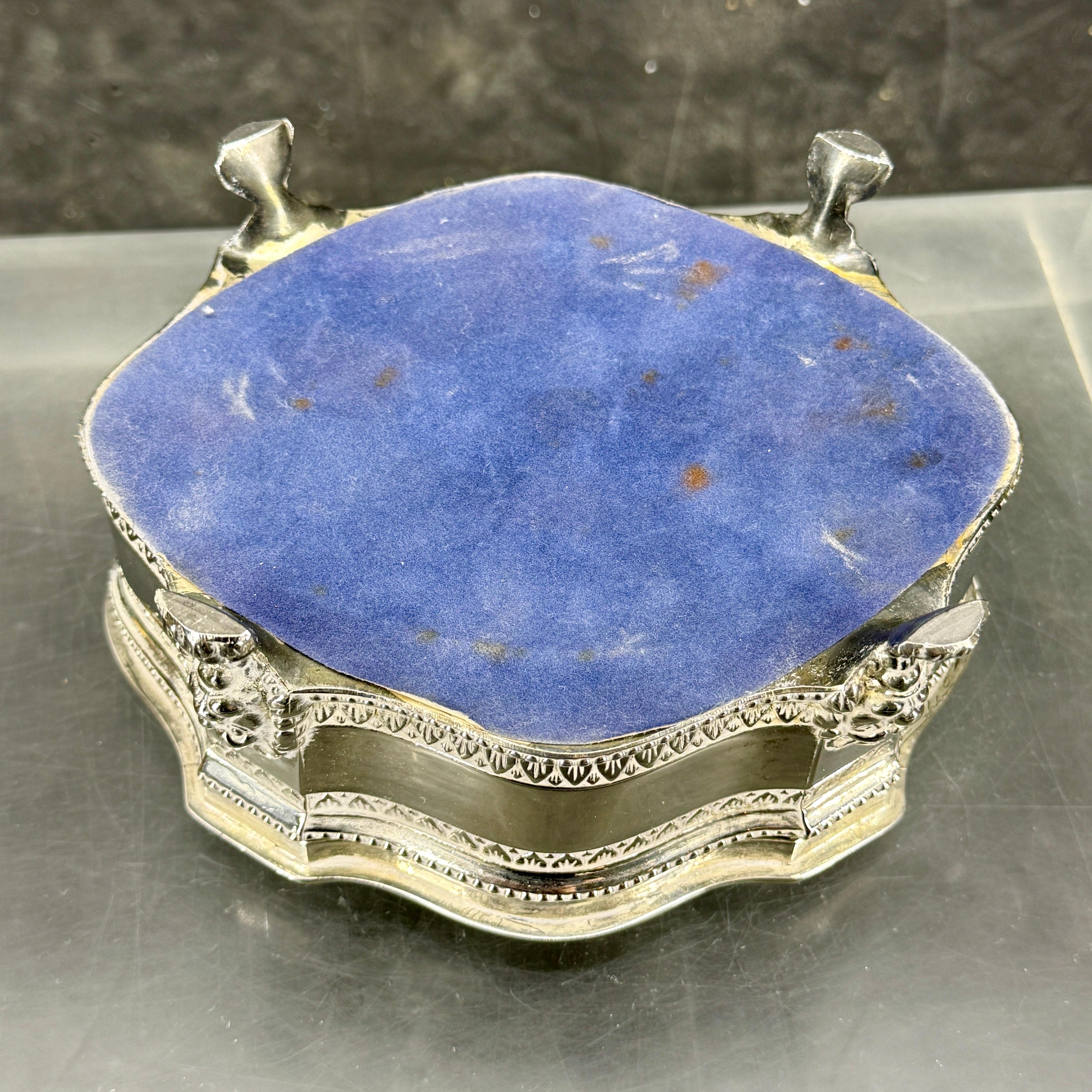 Silver Plated Rectangular Crest Lion Footed Box with Lid For Sale 11