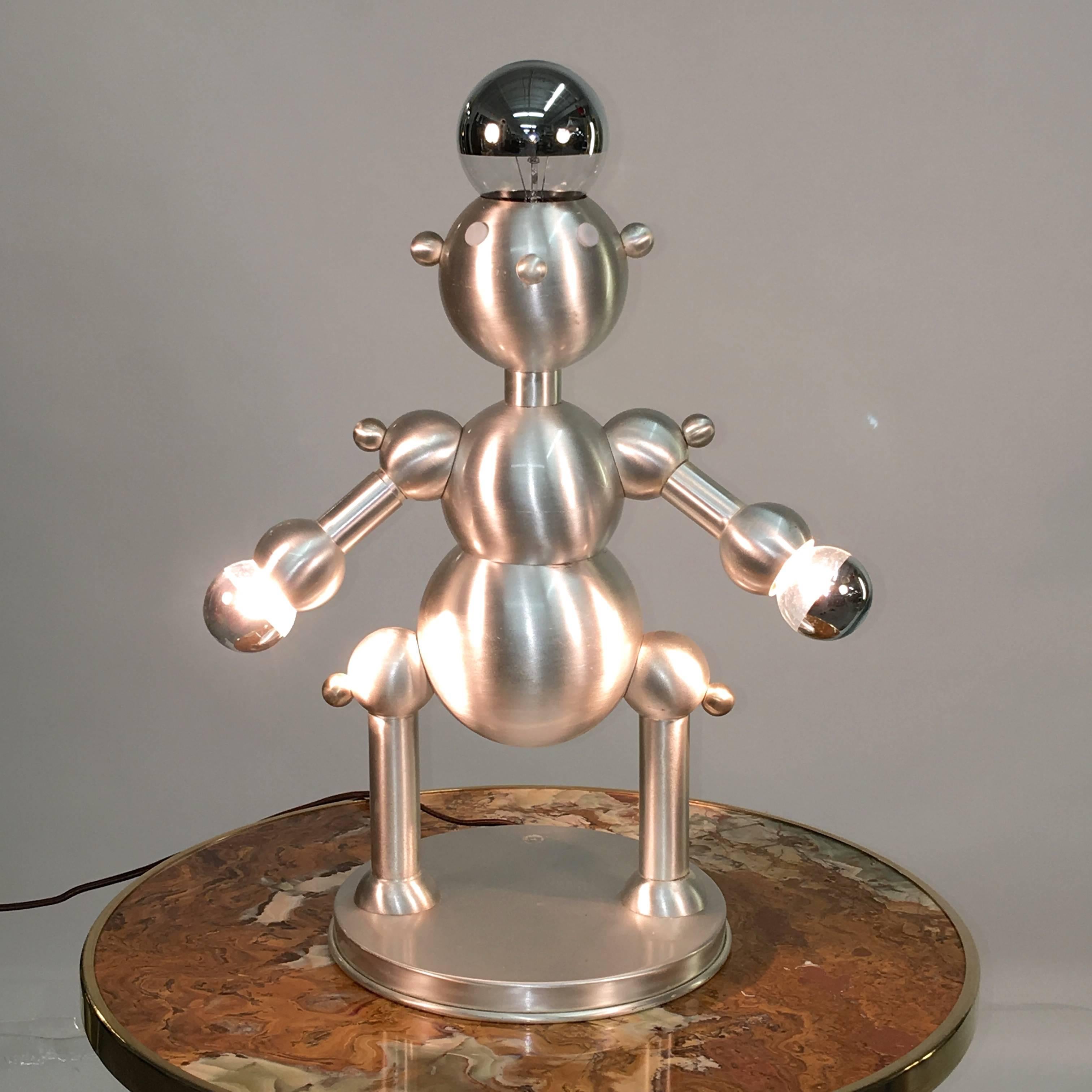 Lampe robot en métal argenté 2
