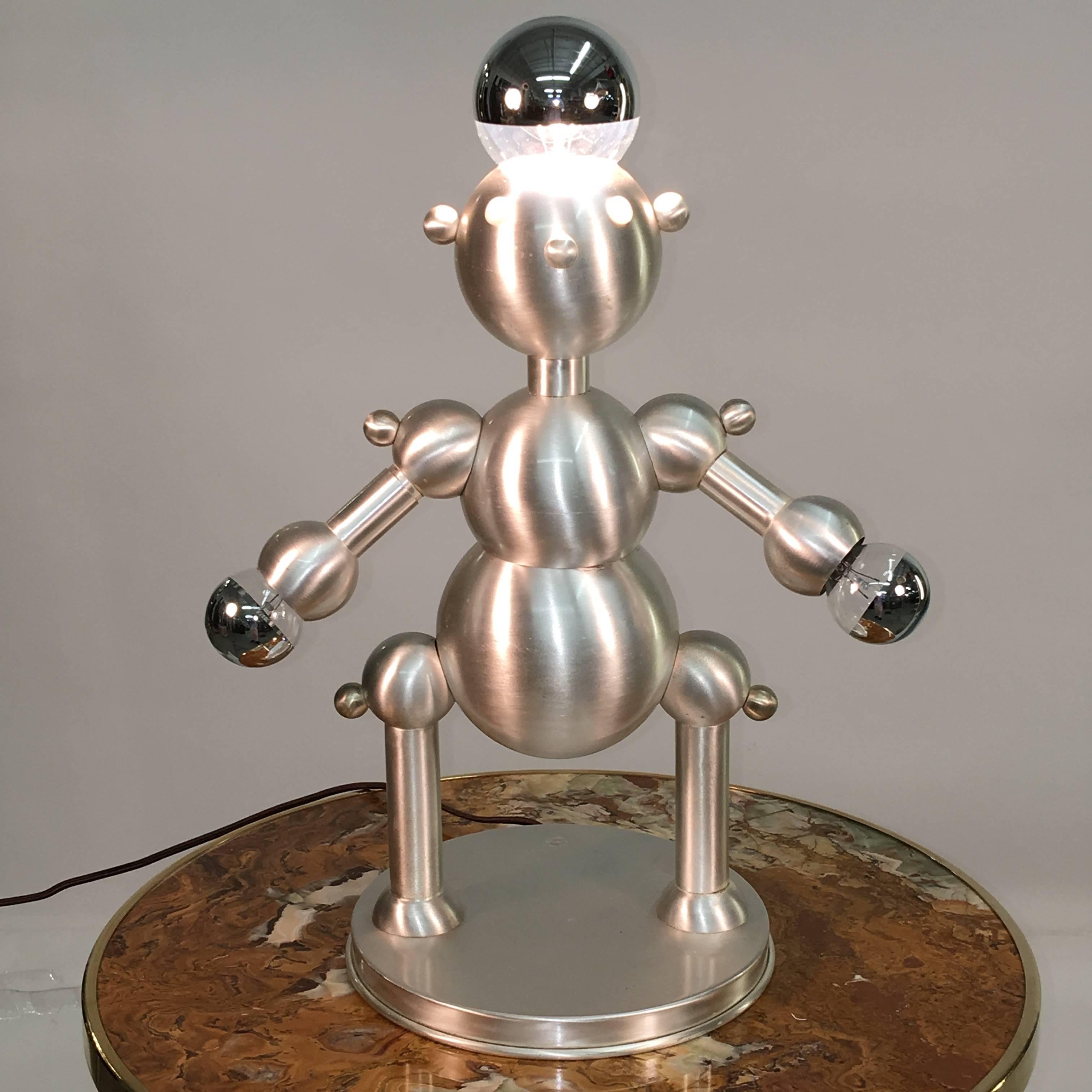 Lampe robot en métal argenté 1