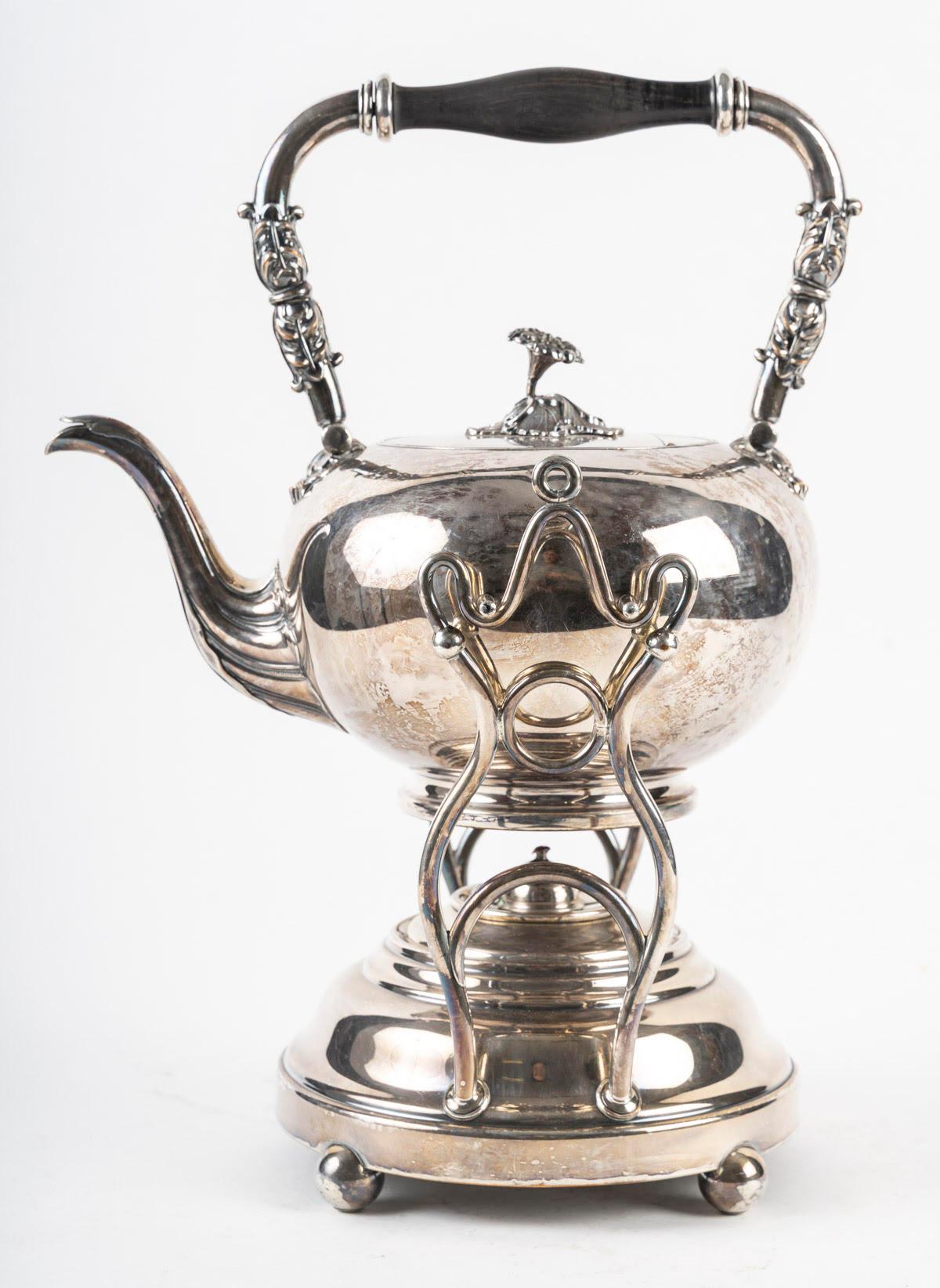 Silver-plated samovar by Maison Balaine in Paris, early 20th century.

Early 20th-century silver-plated samovar by Maison Balaine in Paris.
H: 35cm, W: 24cm, D: 20cm