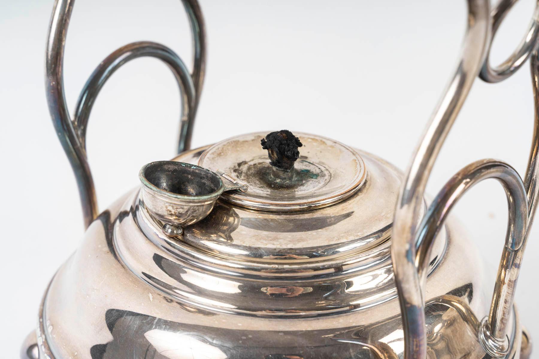 Silver Plate Silver-Plated Samovar by Maison Balaine in Paris, Early 20th Century. For Sale