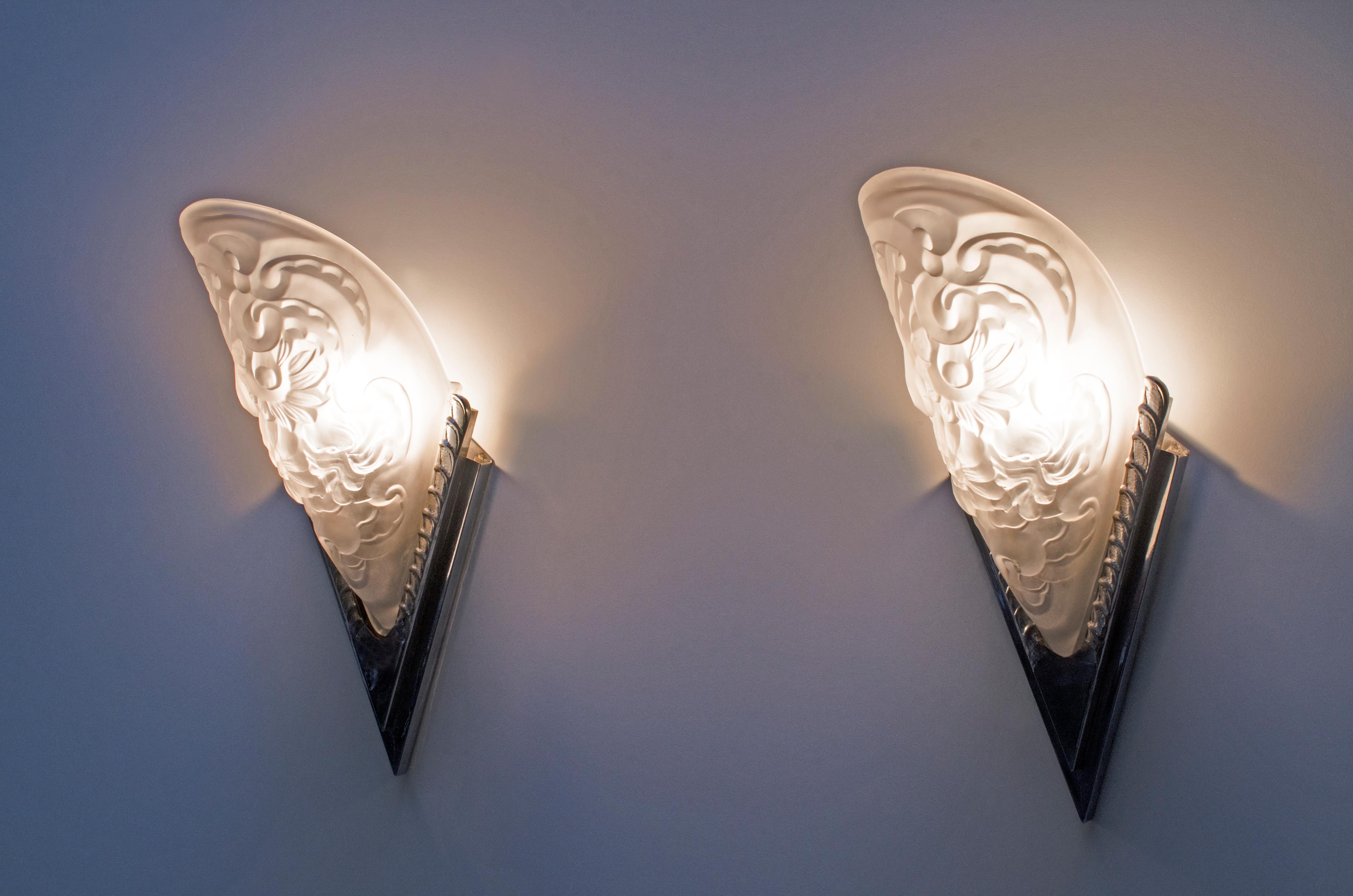 Francese Applique placcate in argento attribuite a Simonet Freres in vendita