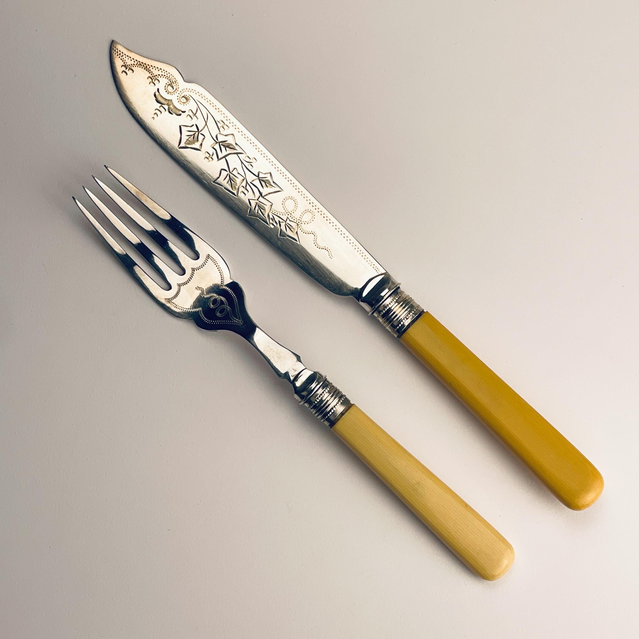 Silver Plated Set Fish Knifes & Forks for 12 people, Sheffield England, 1910s For Sale 4