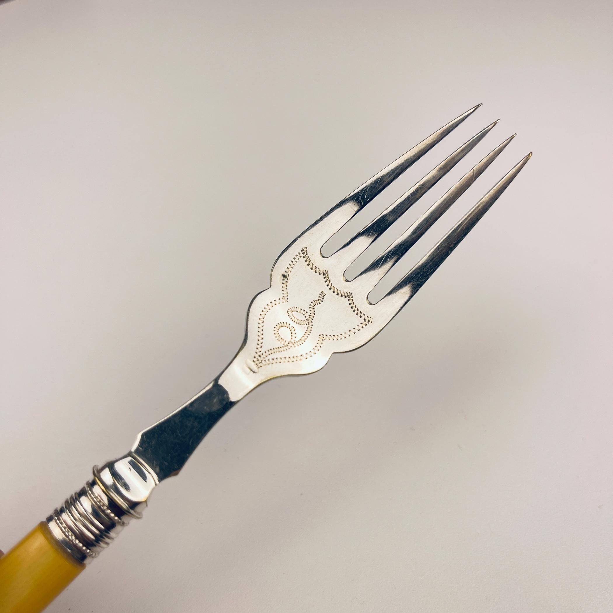 Silver Plated Set Fish Knifes & Forks for 12 people, Sheffield England, 1910s For Sale 5