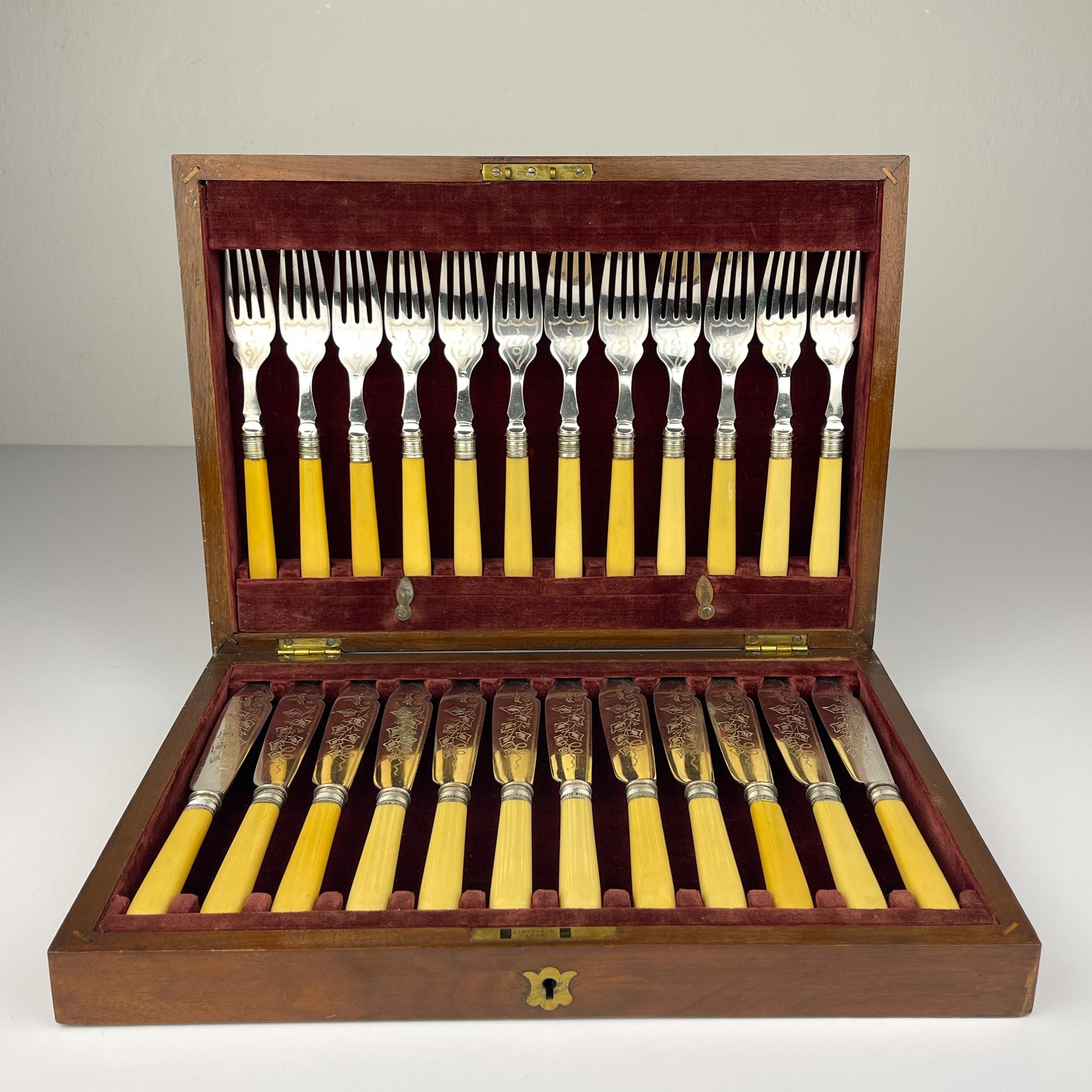 This amazing set of 24 cutlery pieces. Fish Knifes & Forks for 12 people made in Sheffield, England in the 1910s.
The original box. The antique set has the original manufacturer's label.
There is an original key, the lock works.
Perfect for