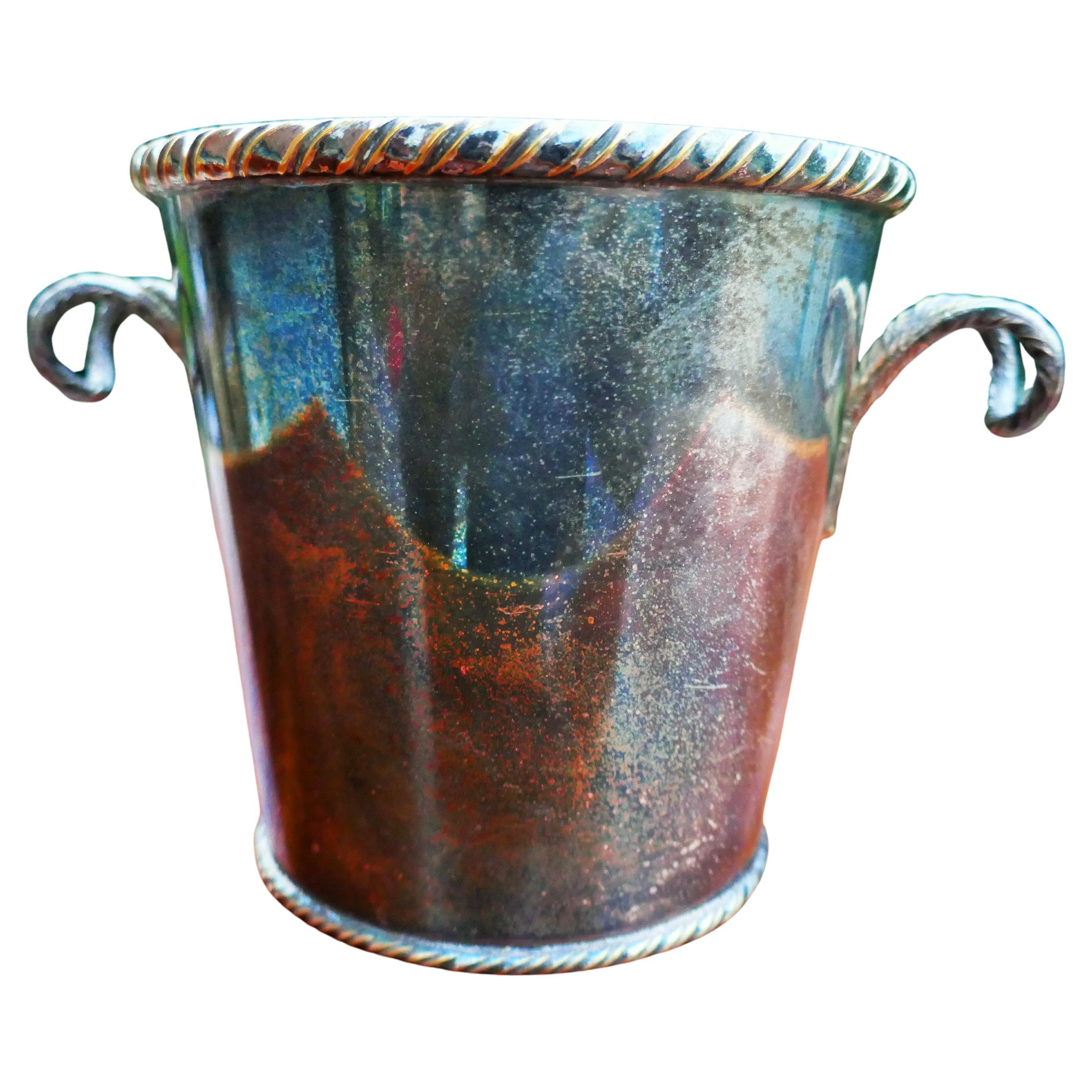 Coctelera plateada, cubitera y pinzas para hielo Mid-20th Century en venta