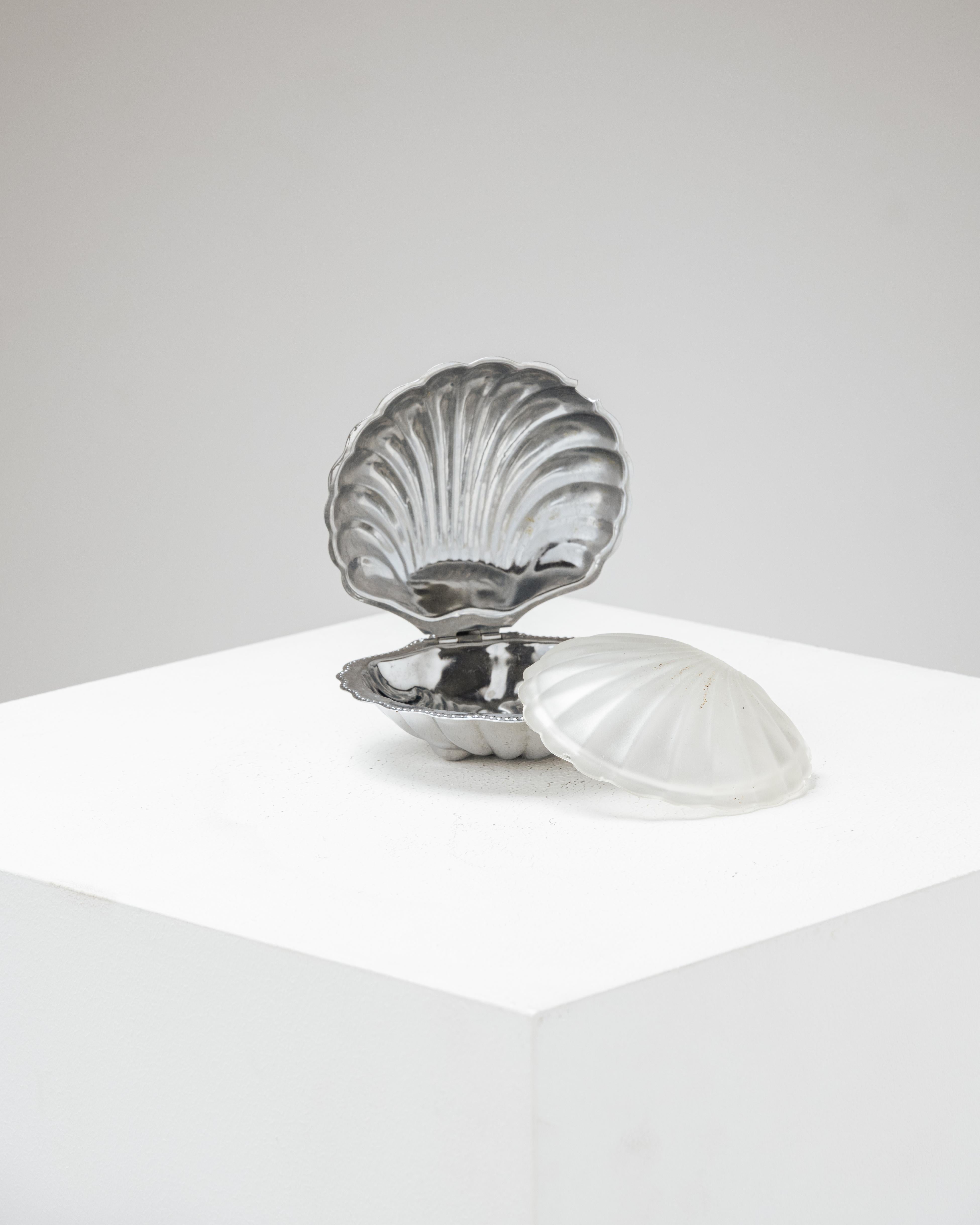 Late 20th Century Silver-plated shell butter dish, 1970s For Sale