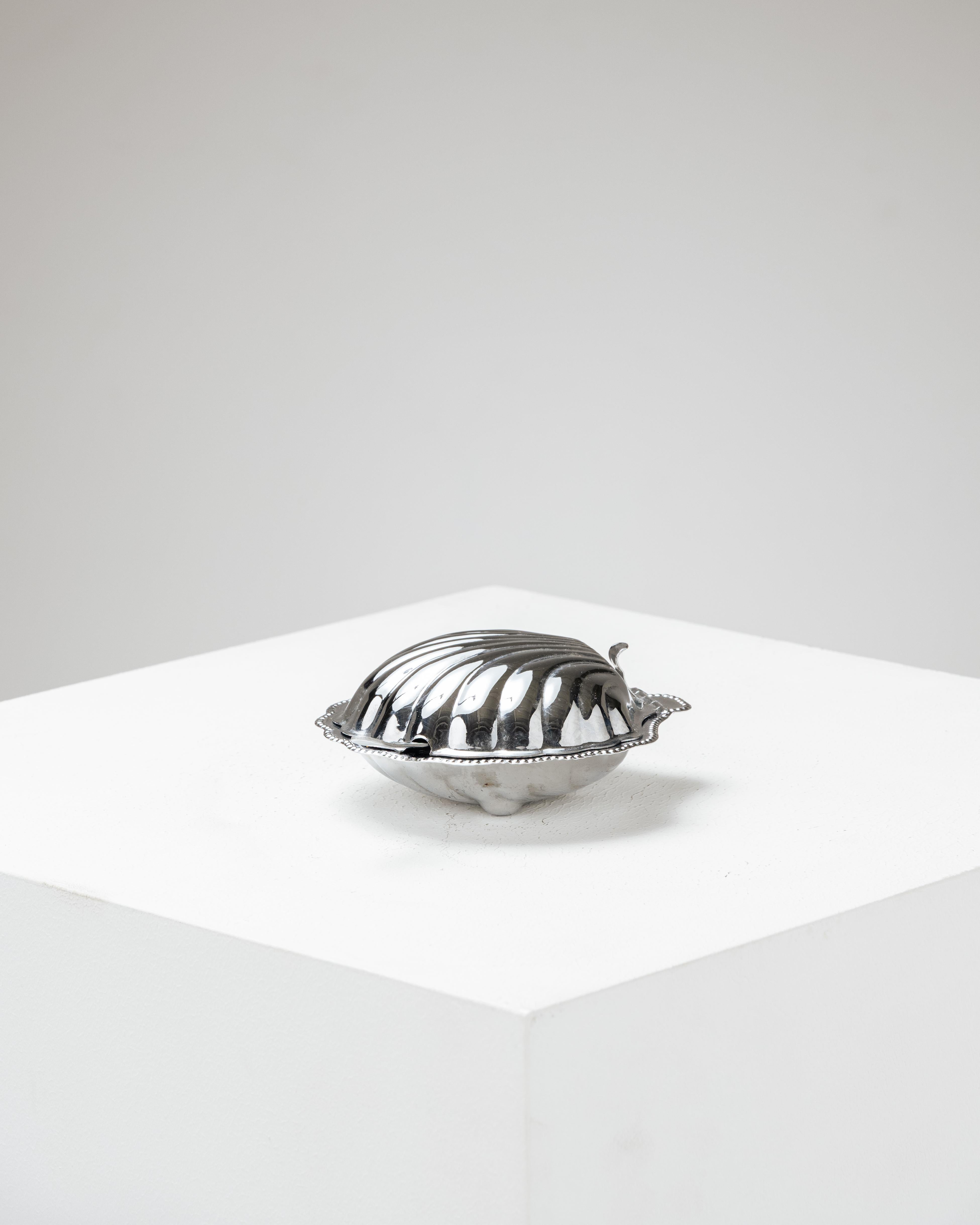 Silver-plated shell butter dish, 1970s For Sale 1