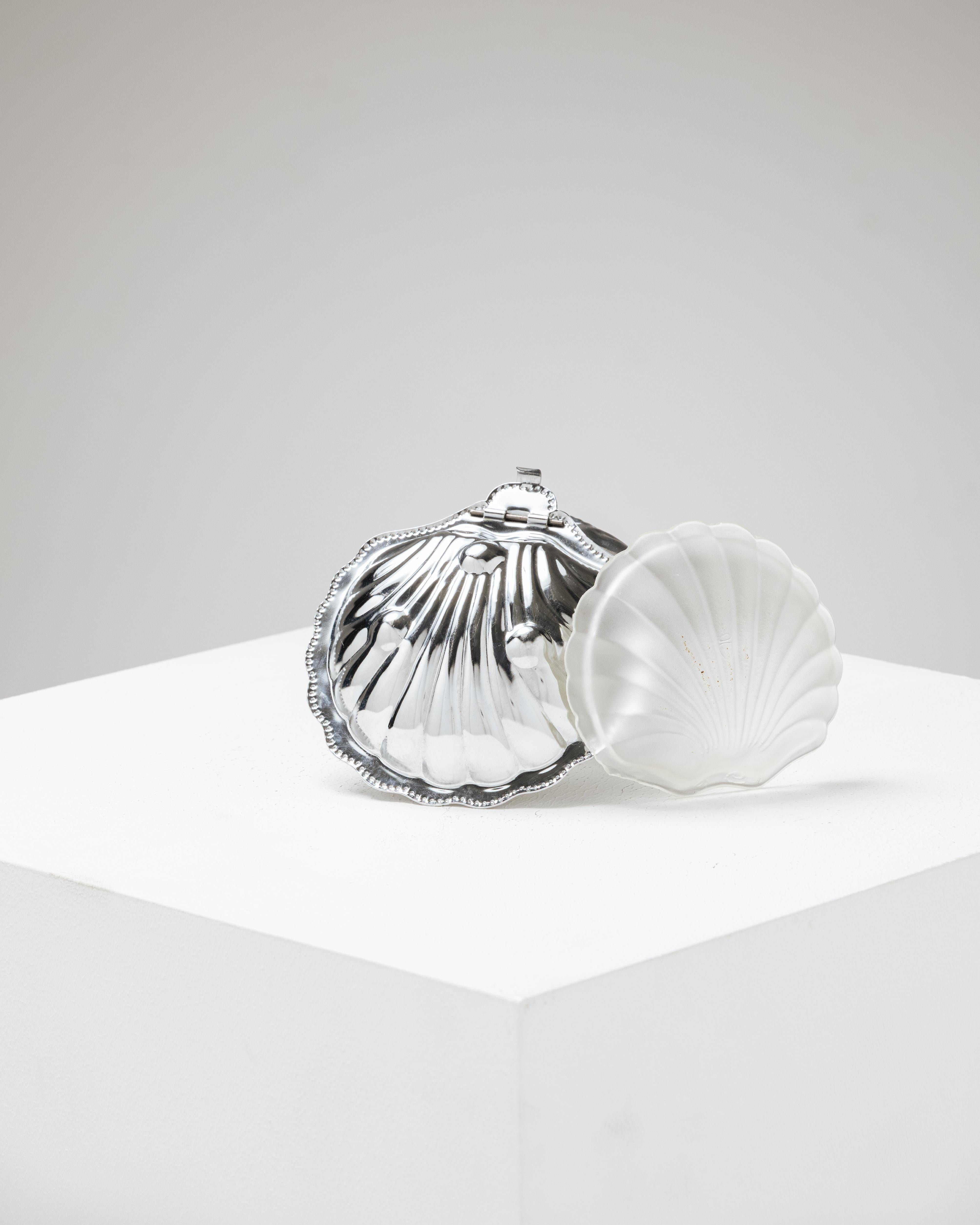 Silver-plated shell butter dish, 1970s For Sale 1