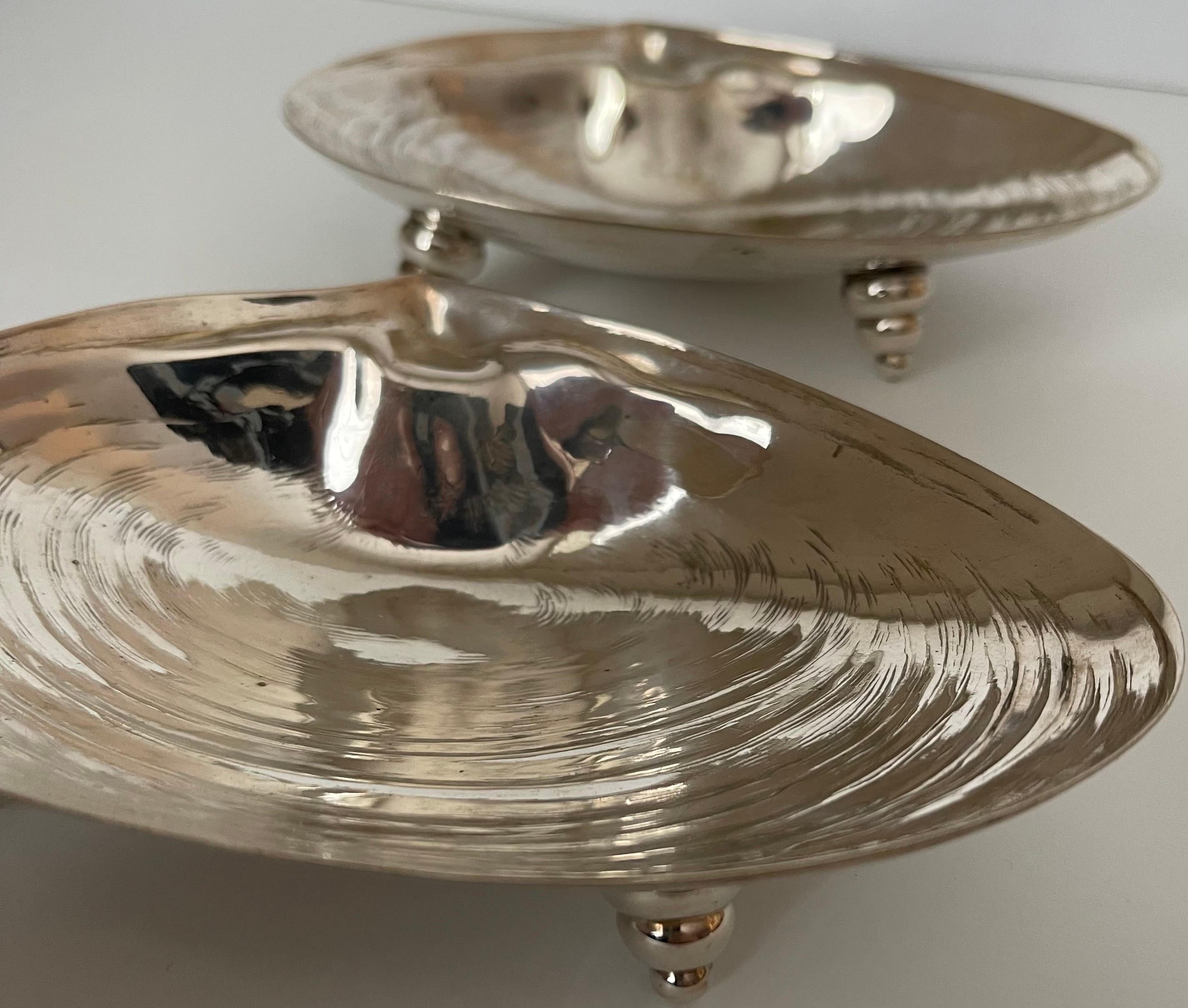 Silver Plated Shell Form Candy Dishes or Ashtrays, Pair For Sale 1
