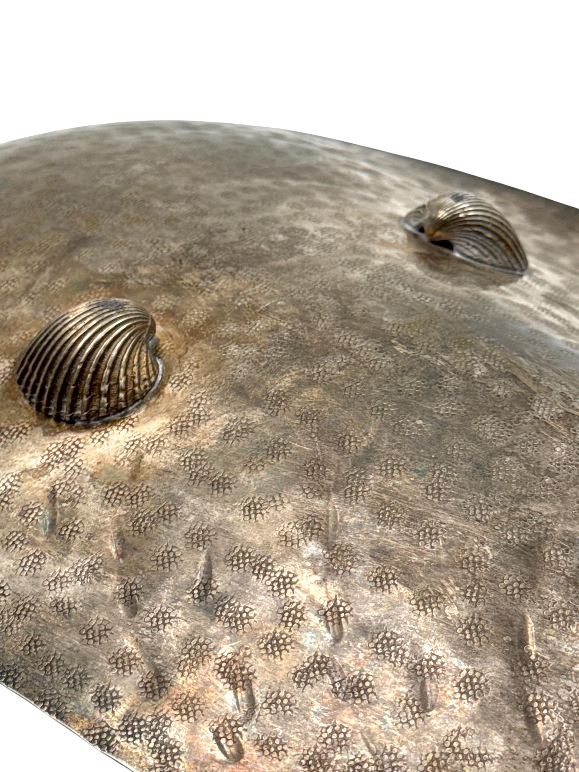 Grande ciotola/centrotavola a forma di conchiglia placcata in argento, Renato Raddi, Italia anni '70 in vendita 10