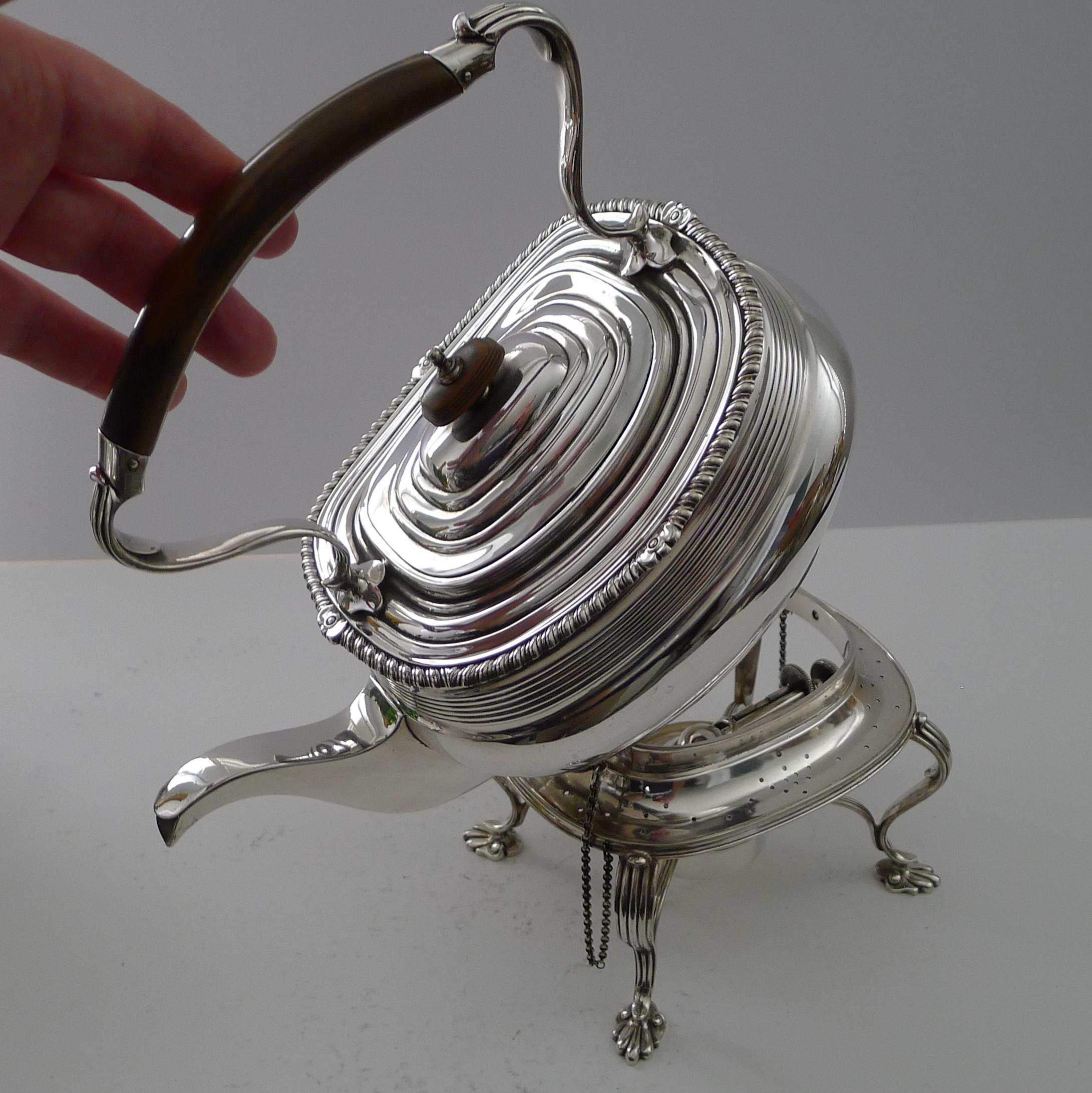 Silver Plated Spirit Kettle on Stand - Mappin & Webb In Good Condition In Bath, GB