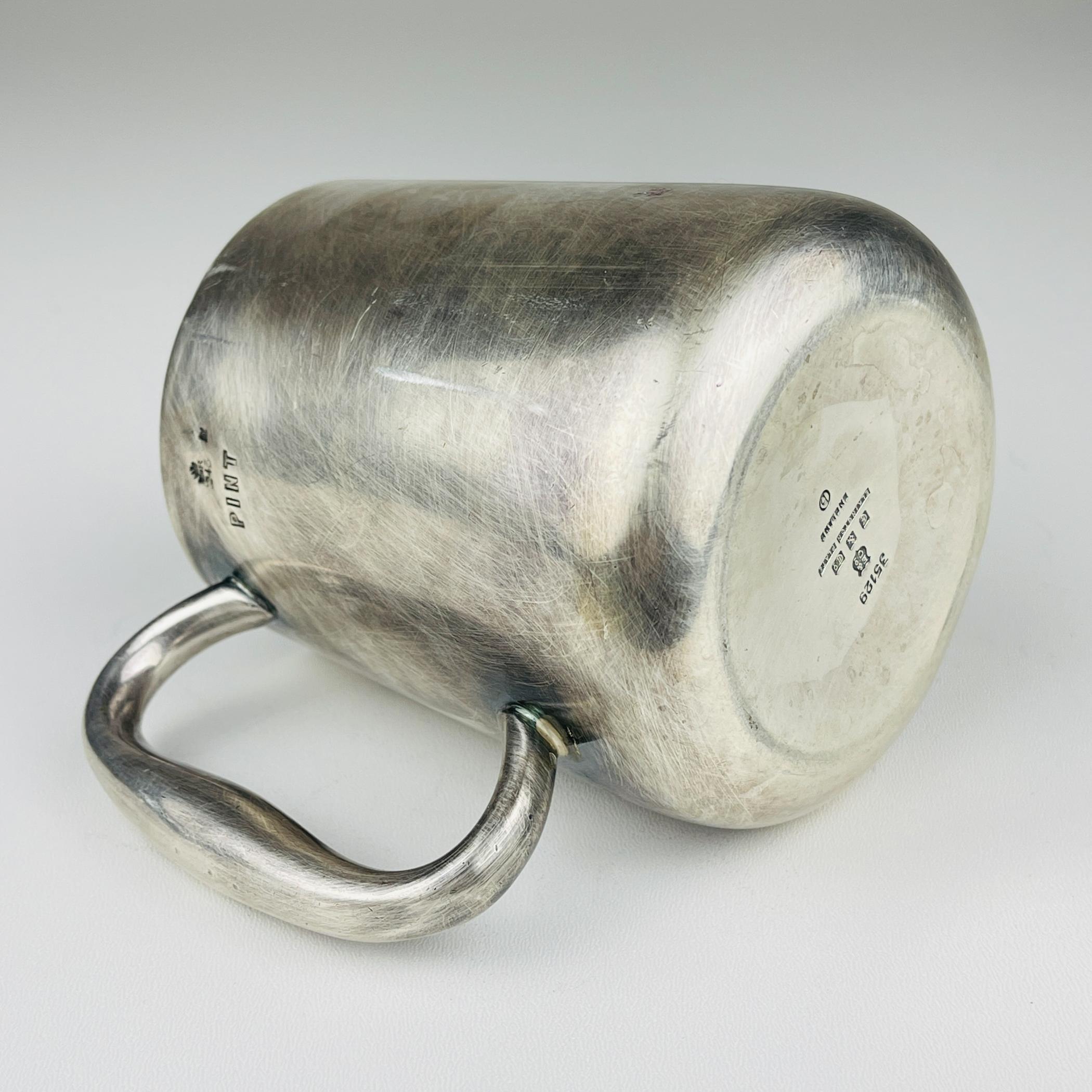 Silver plated tankard by Elkington & Co, England for Trust Houses, England, 1962 For Sale 3