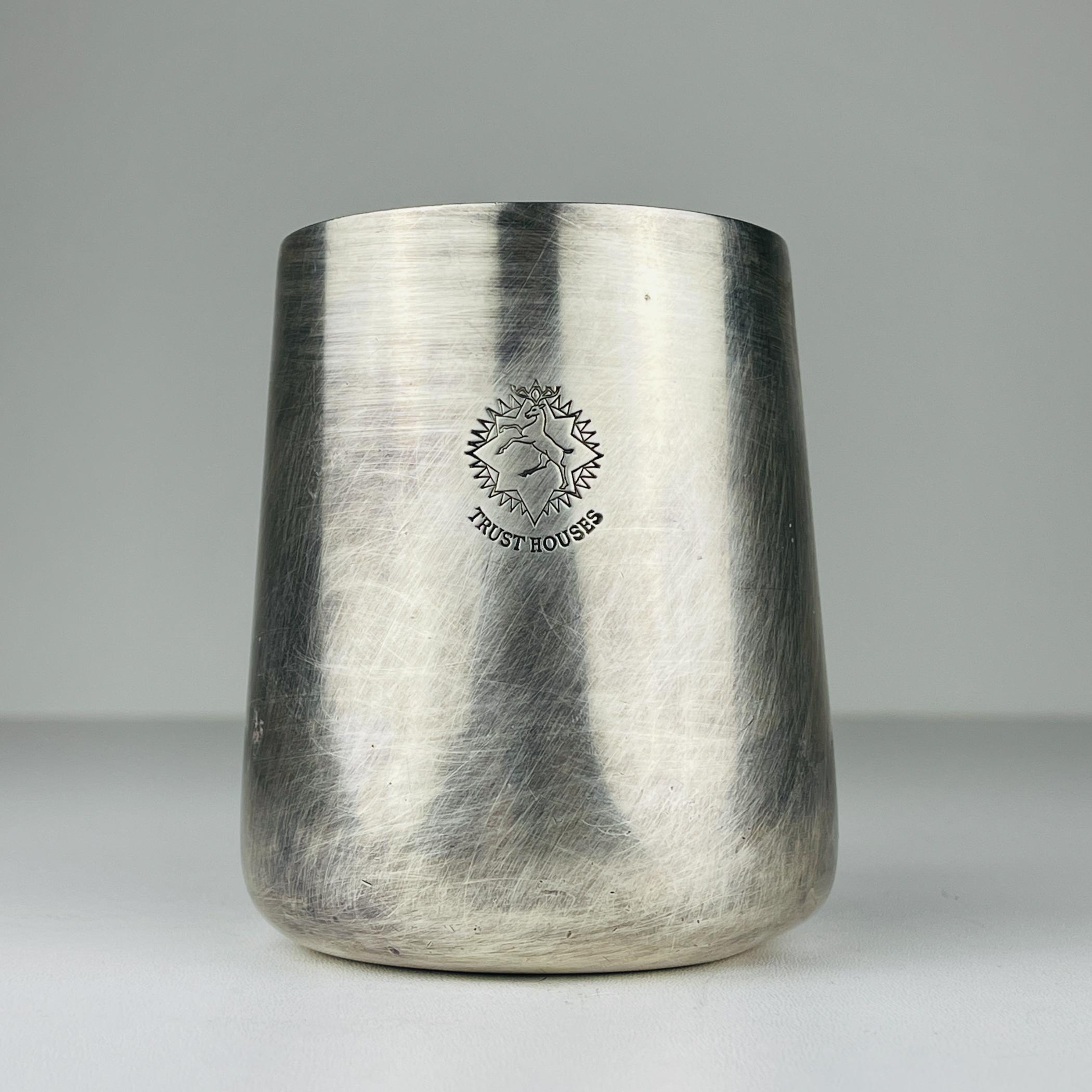 Silver plated tankard by Elkington & Co, England for Trust Houses, England, 1962 For Sale 1