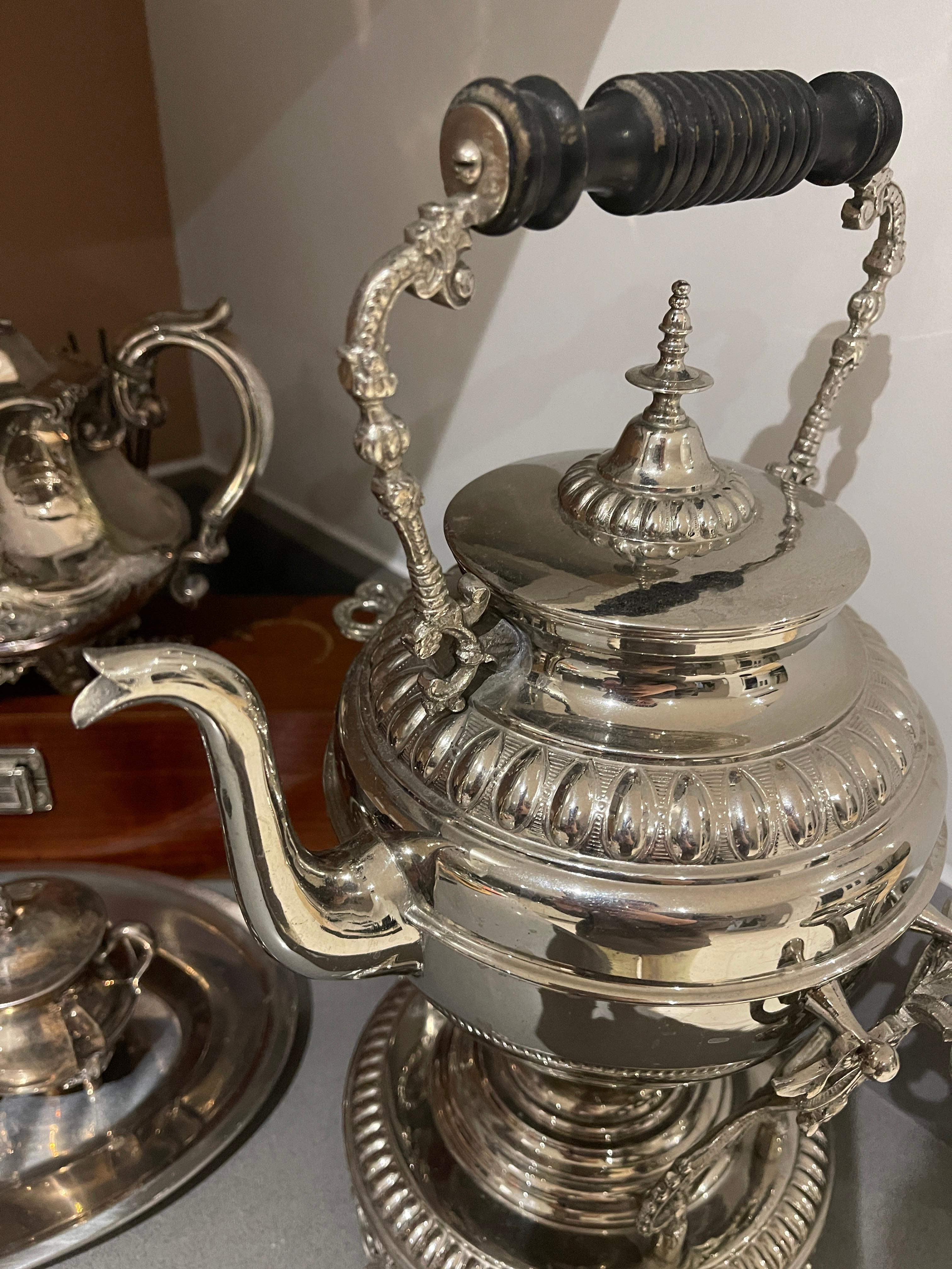 Set da tè placcato in argento, esclusivo bollitore antico in 3 parti, caffettiera, scaldavivande in vendita 3