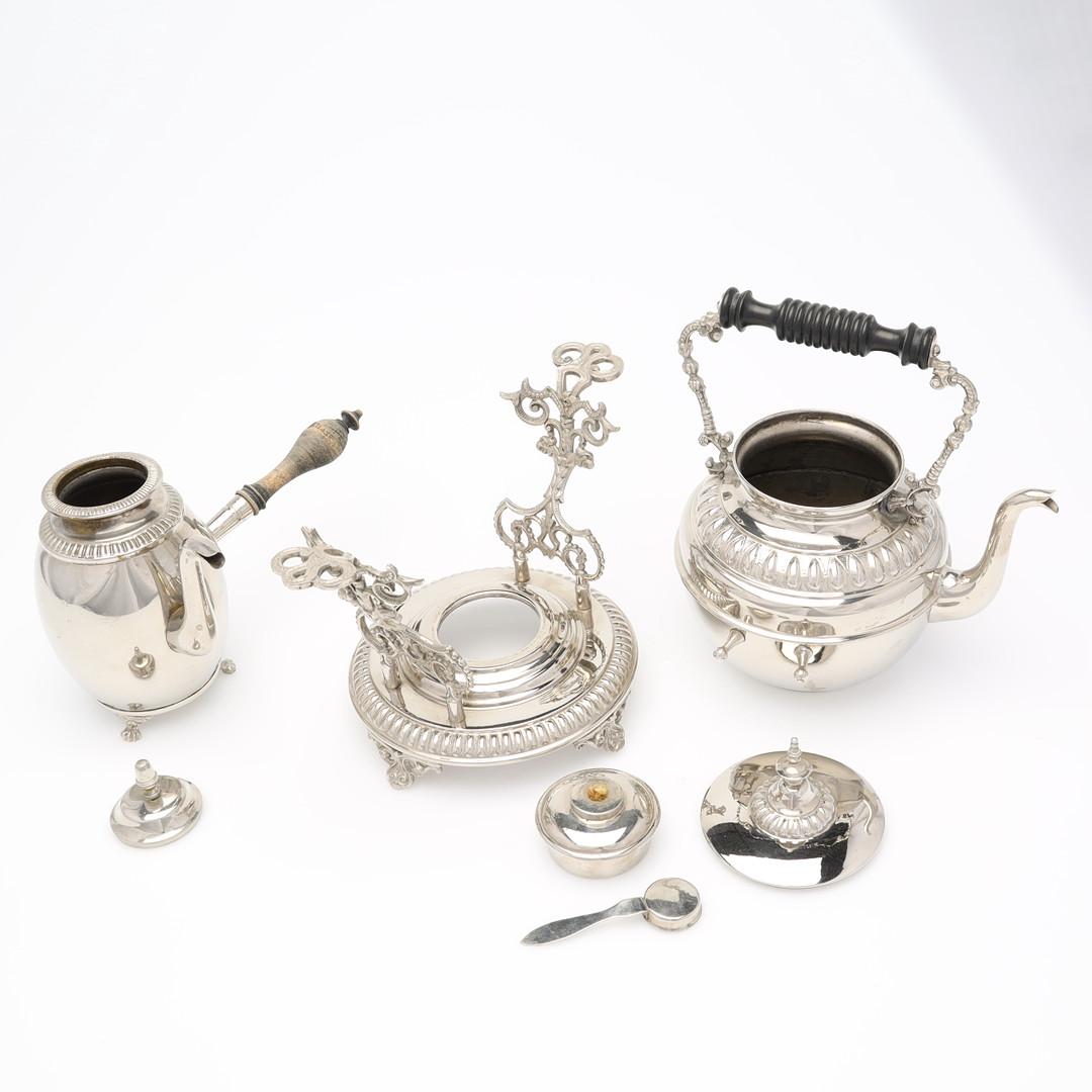 XX secolo Set da tè placcato in argento, esclusivo bollitore antico in 3 parti, caffettiera, scaldavivande in vendita