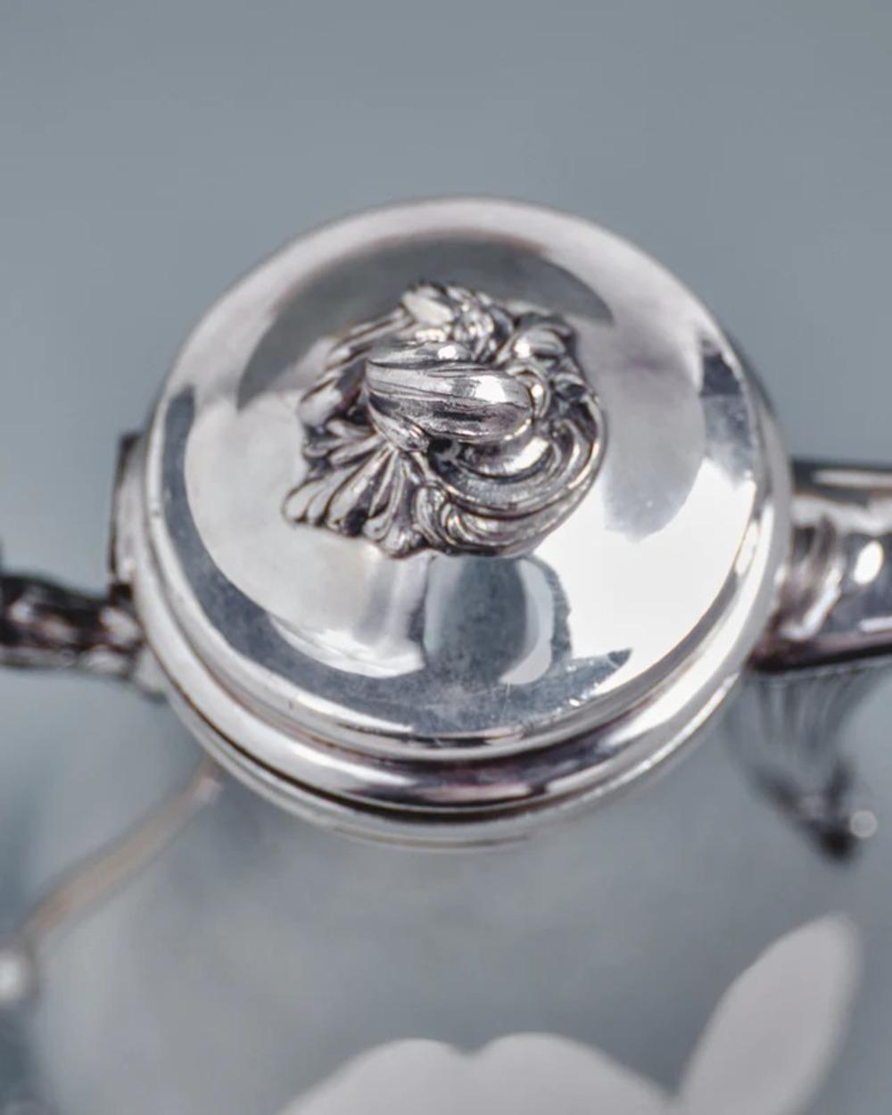 Versilberte Teekanne von Christofle im Zustand „Gut“ im Angebot in PARIS, FR