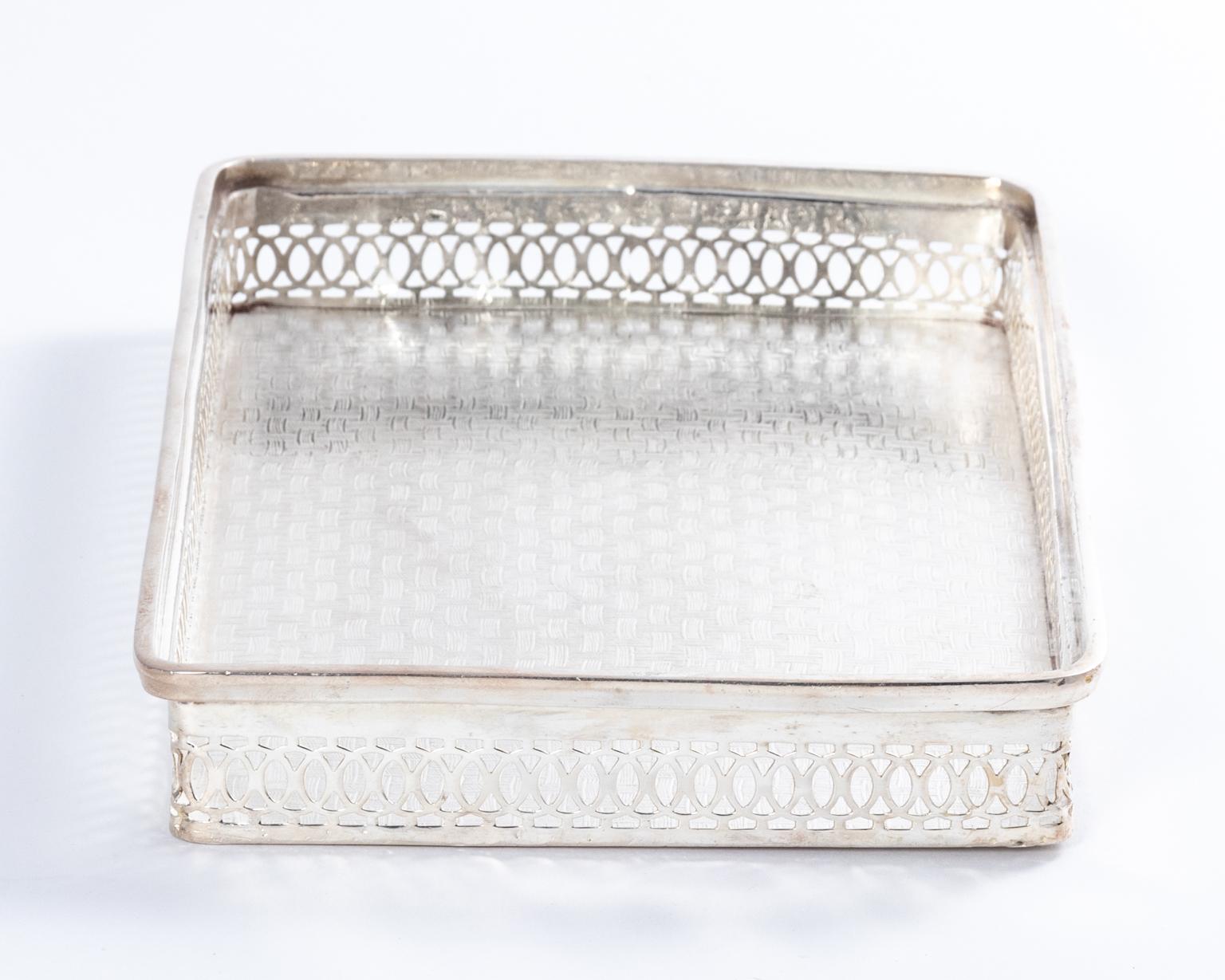 Silver Plated Tray by British Airways In Good Condition In Stamford, CT