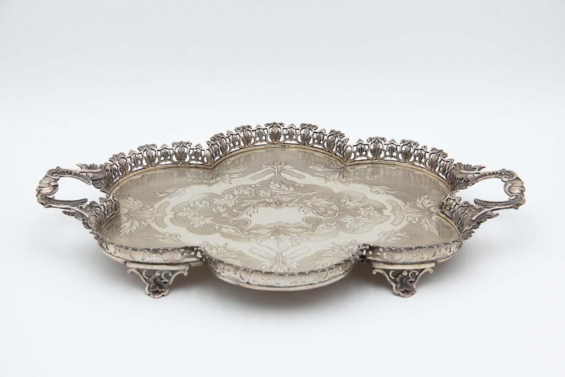 Silver plated tray with grate