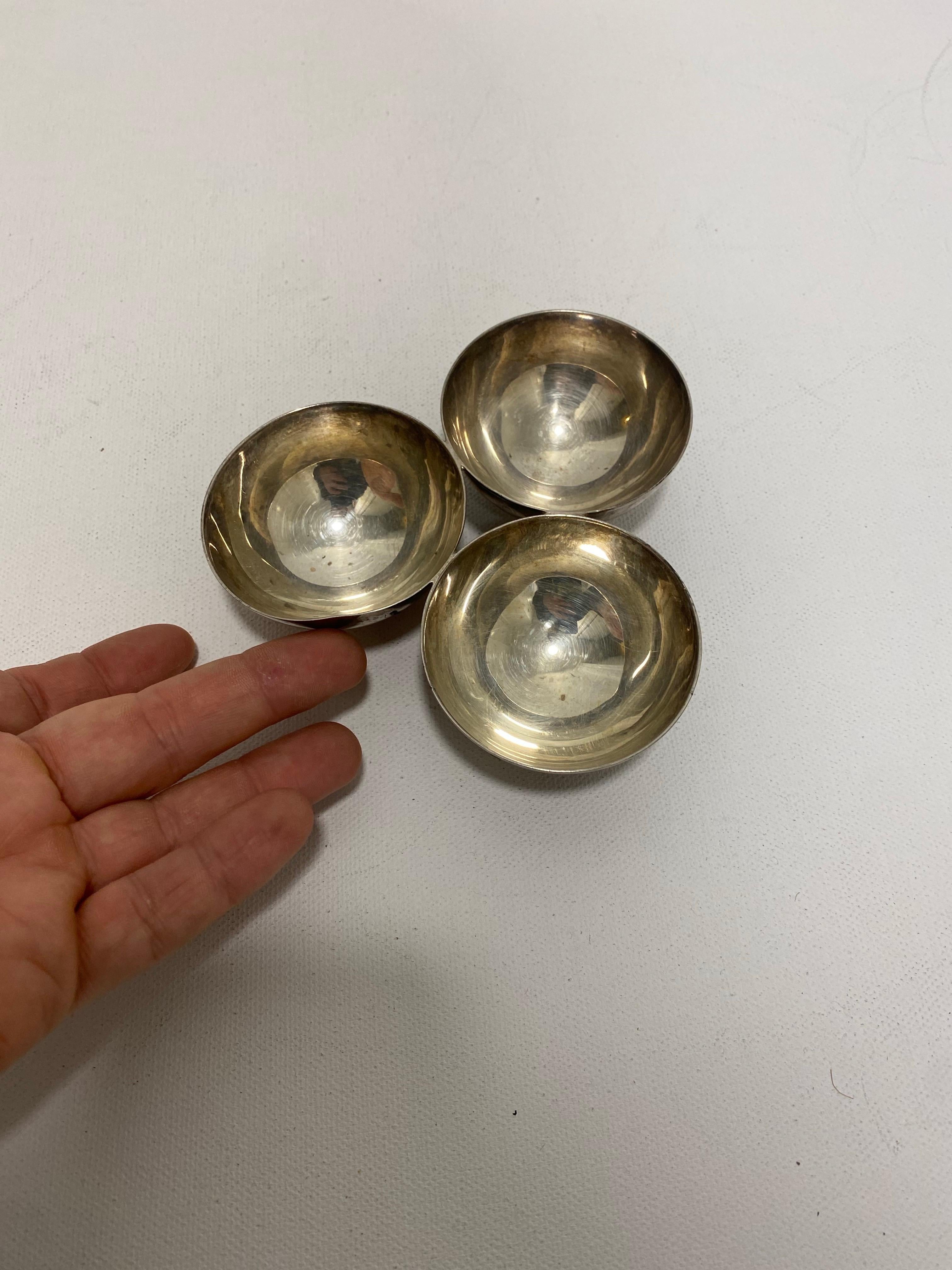 Plaqué argent A Silver Plated Triple Table Bowl Art Deco 1940s Salt & Pepper Sauce Egg Cup en vente