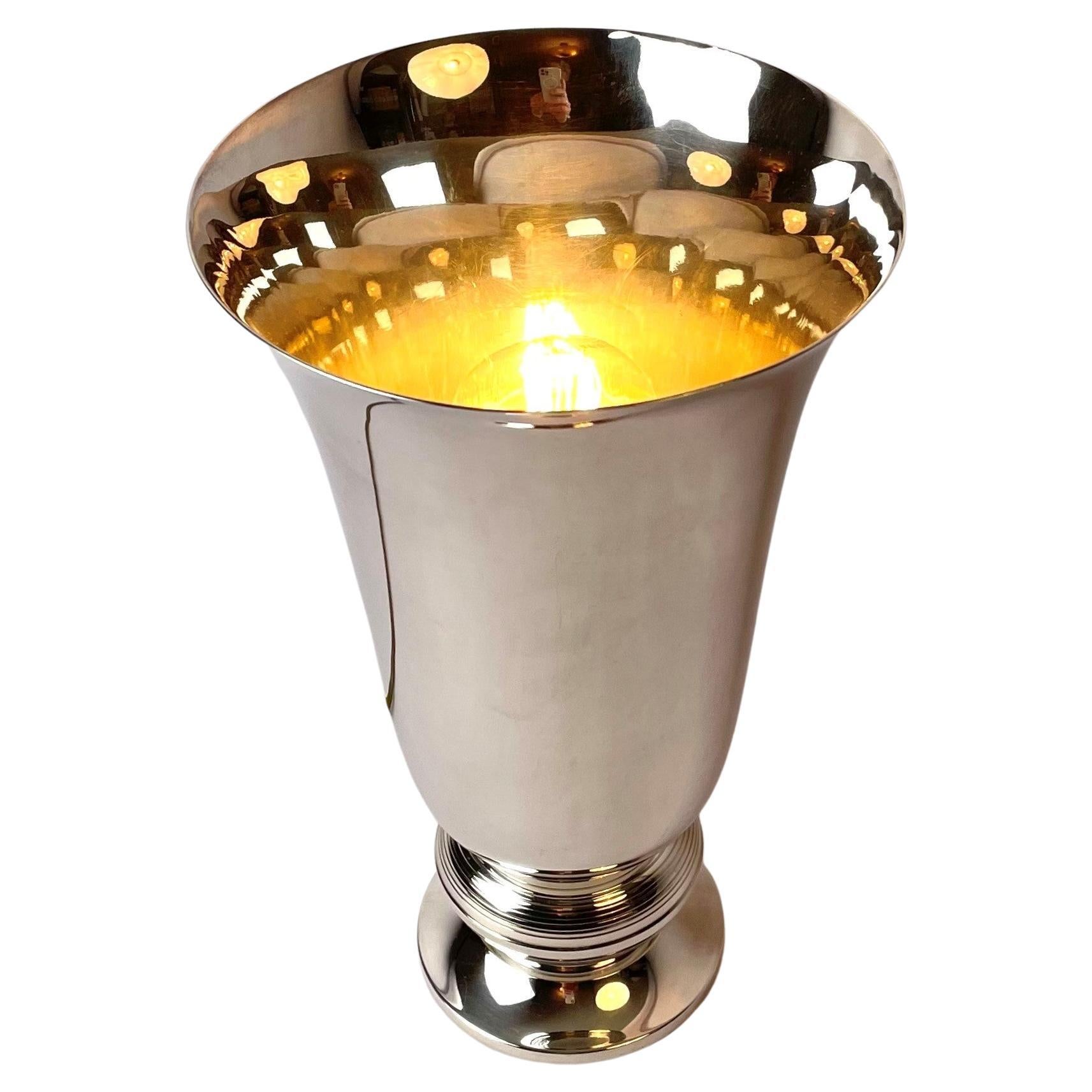 Lampe d'appoint pour table, en métal argenté. Art déco, années 1920