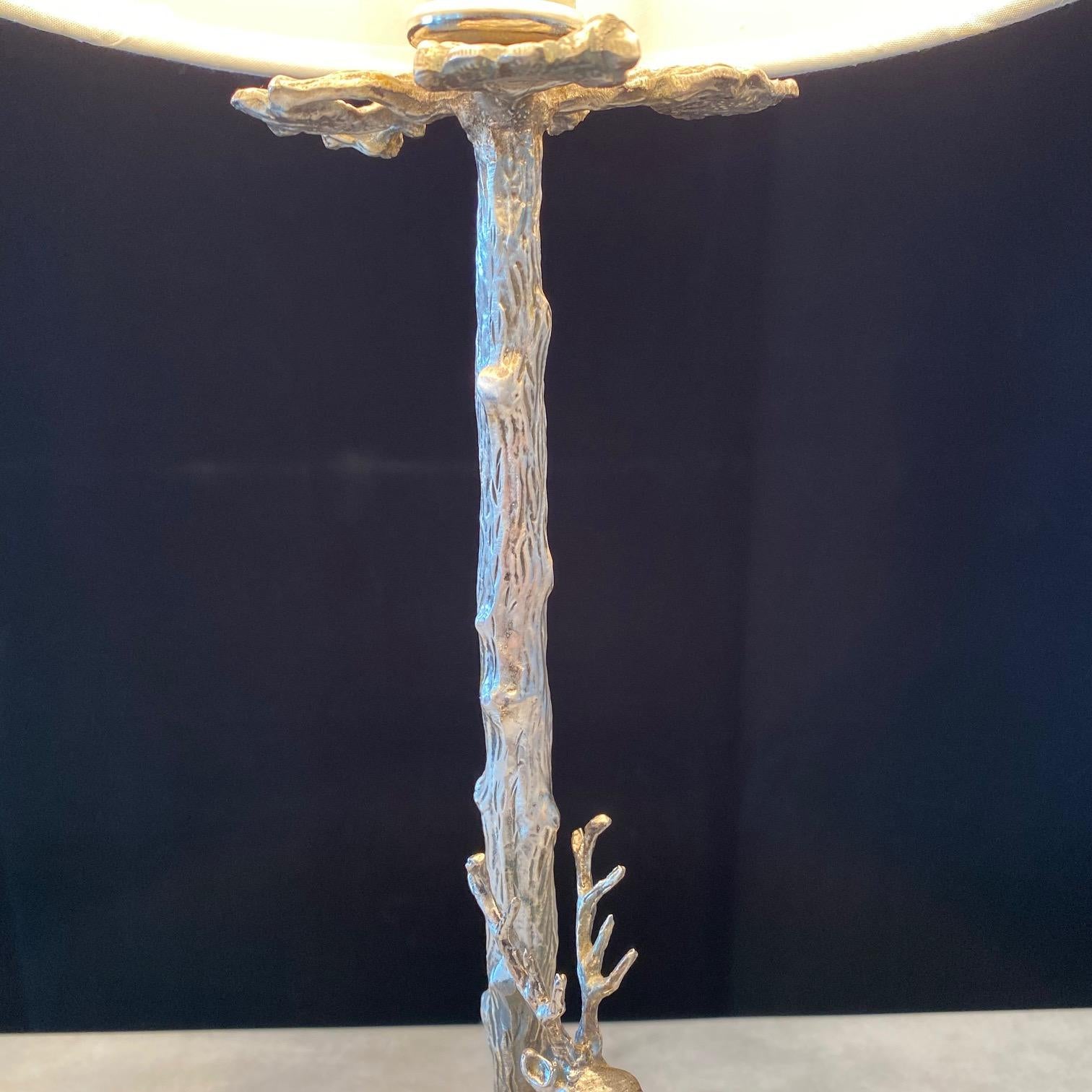 Skulpturale versilberte Bronze-Tischlampe im Valenti-Stil mit Hirsch oder Hirsch aus Bronze  im Angebot 2