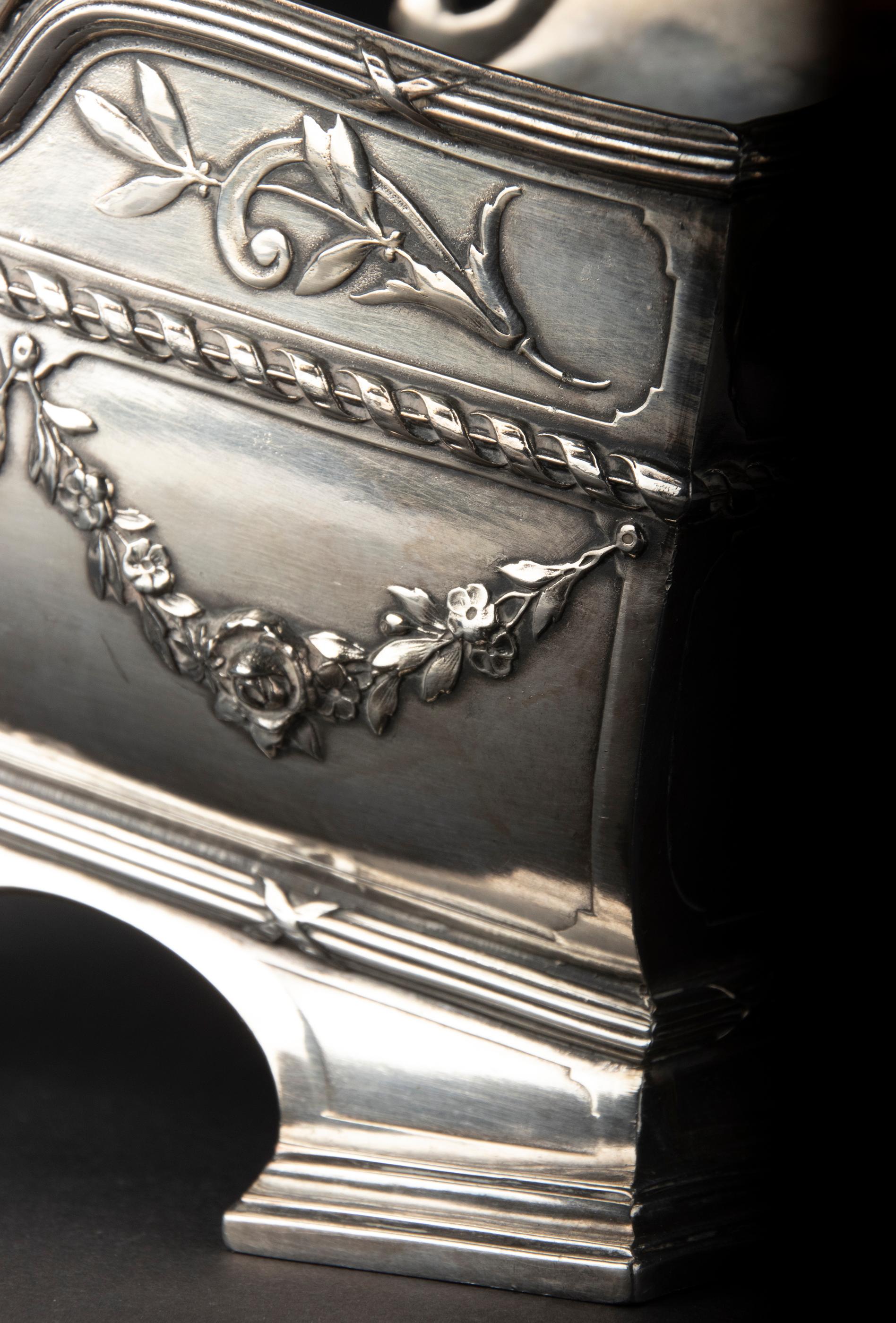 Porte-bouteilles de vin en métal argenté fabriqué par Minerva de style Louis XVI 1