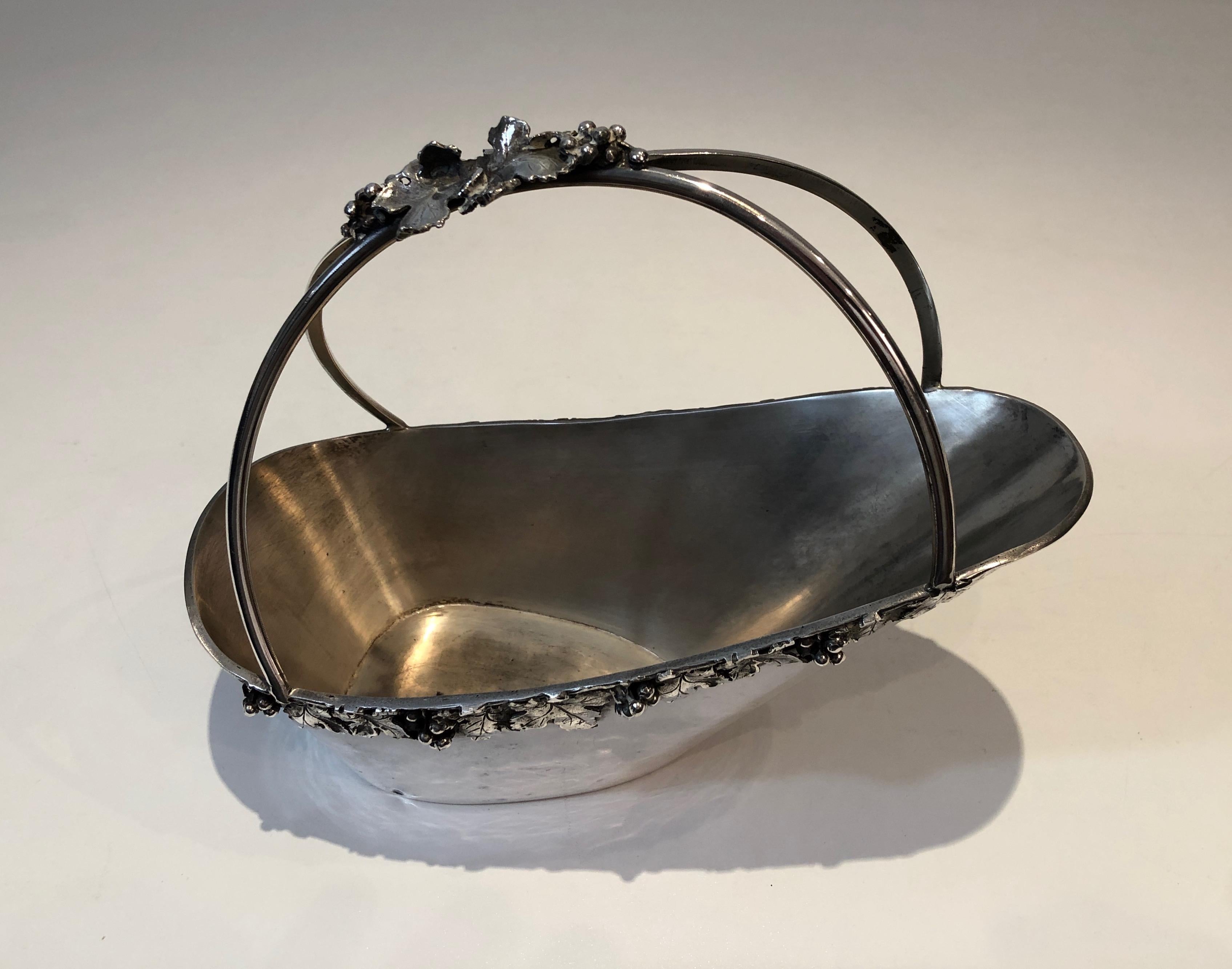 Silver Plated Wine Holder with Grappes Decor, French, Circa 1930 For Sale 1