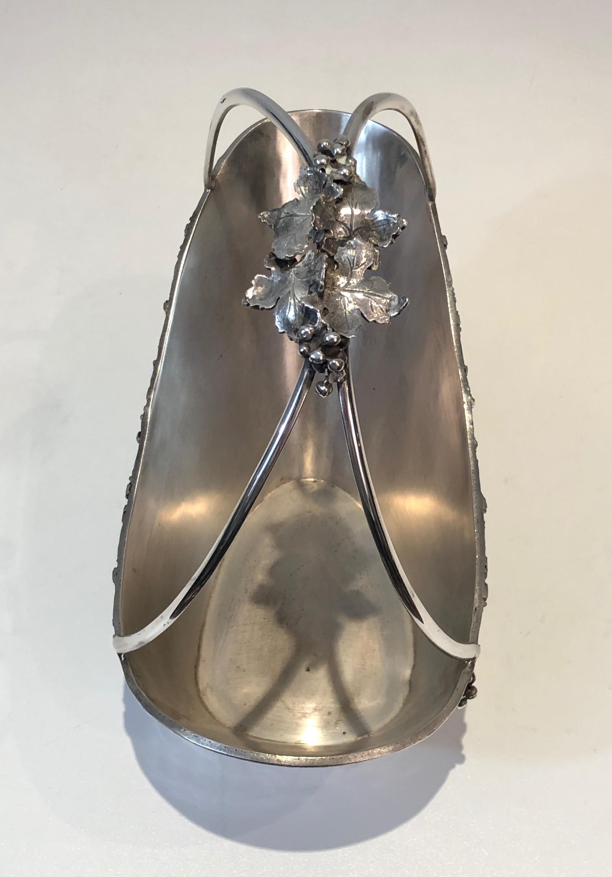 Silver Plated Wine Holder with Grappes Decor, French, Circa 1930 For Sale 4