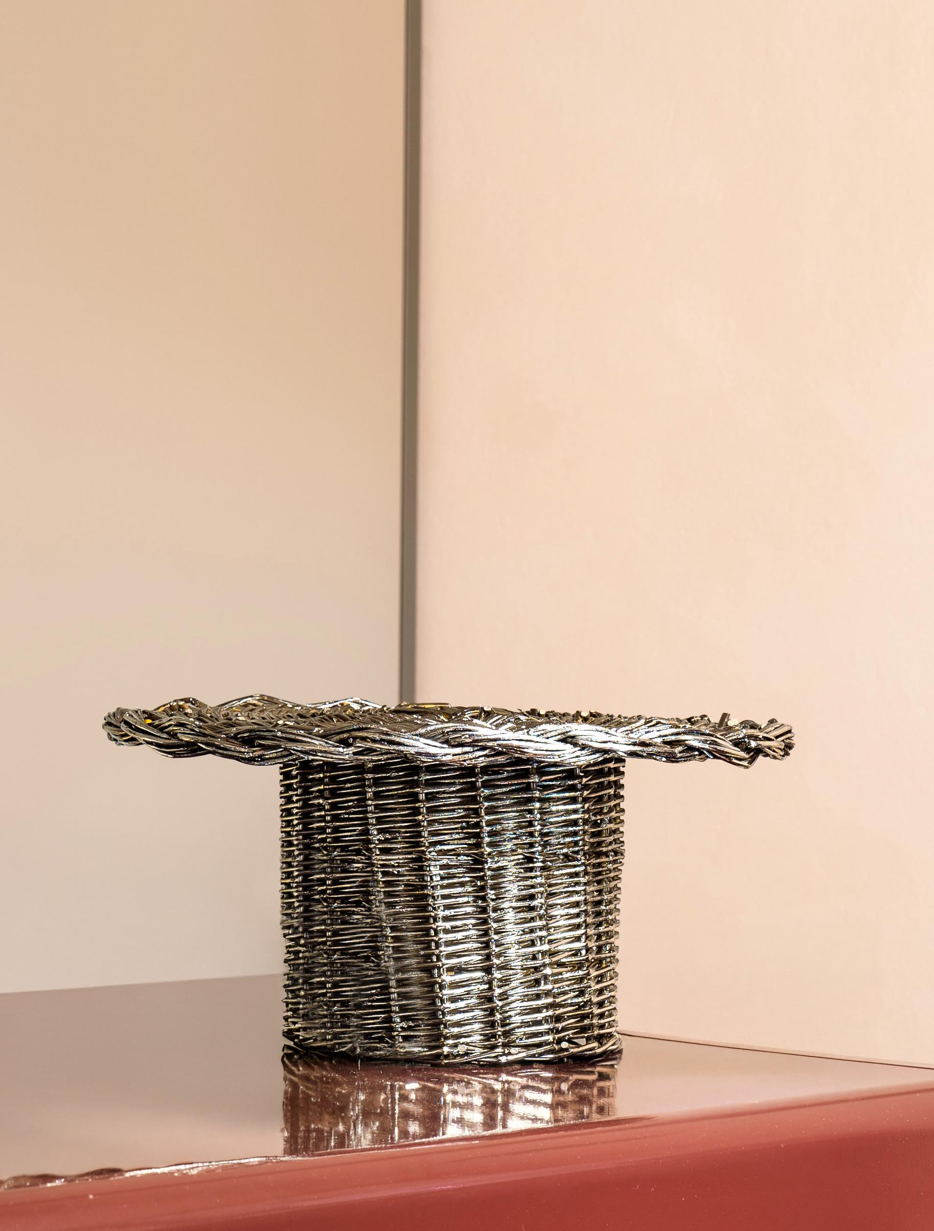 Zeitgenössische versilberte, handgemachte geflochtene Vase von Federica Paoli, Italien (Italienisch) im Angebot
