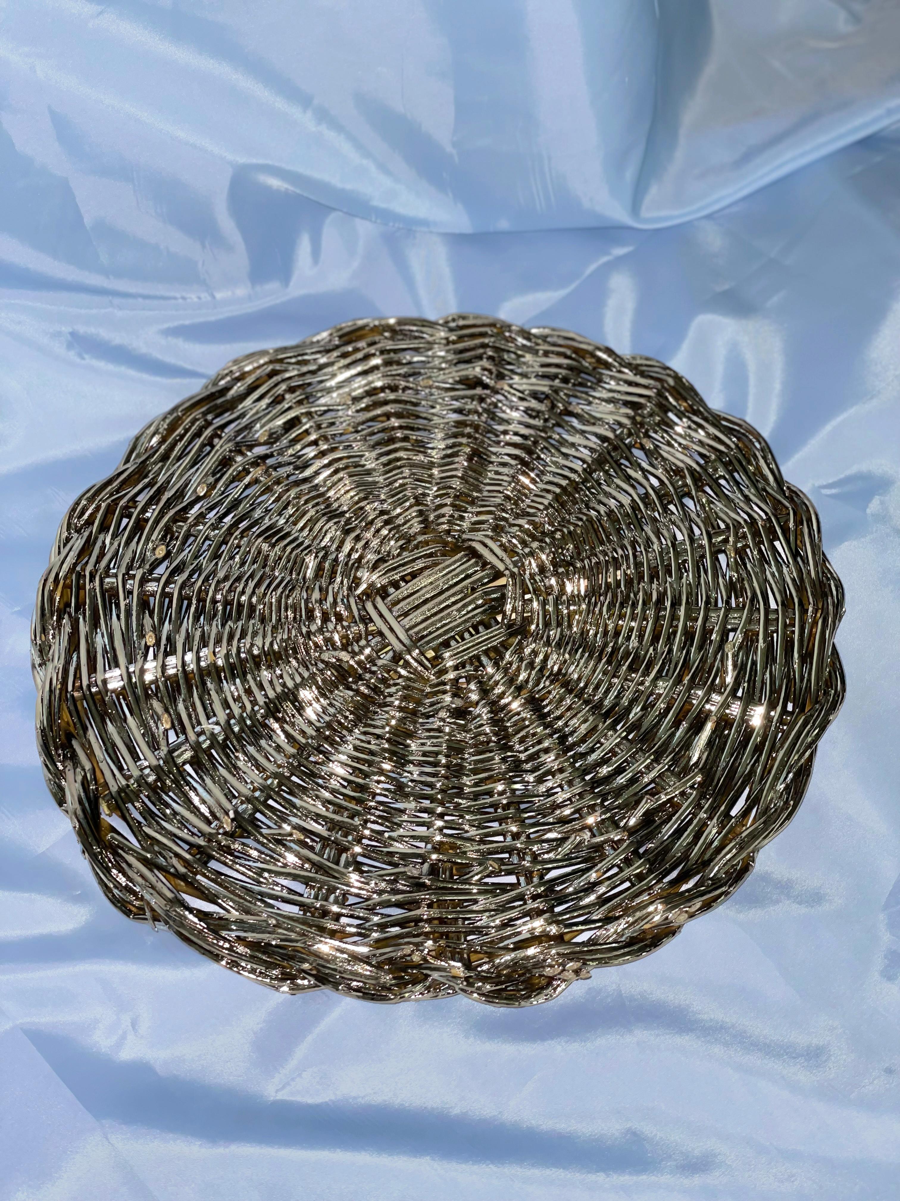 Fatto a mano Tovaglietta in vimini intrecciato placcato argento, design artigianale italiano, anni 2020, in stock in vendita