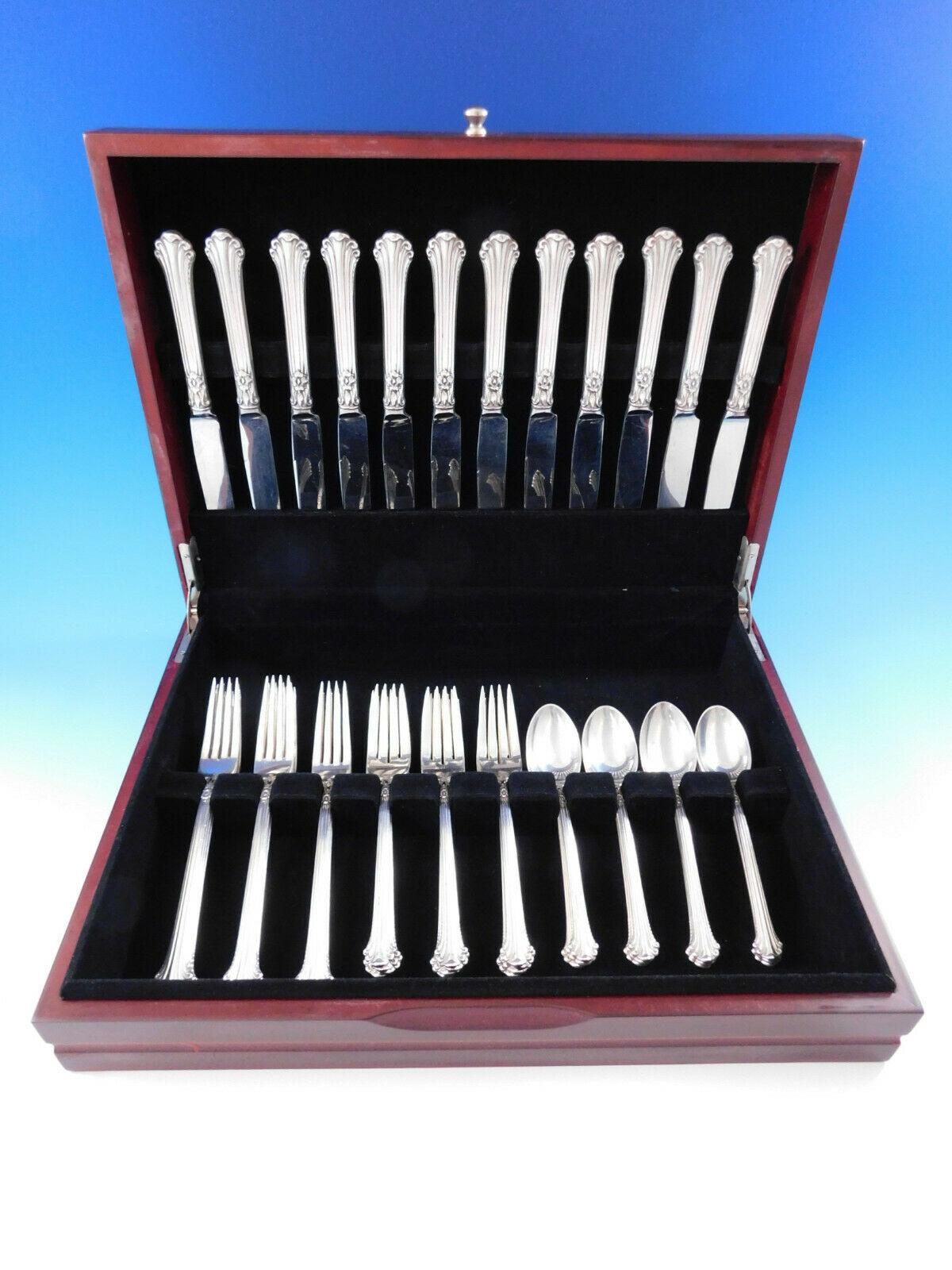 Silver plumes by Towle sterling silver flatware set, 48 pieces. This set includes:

12 knives, 8 3/4