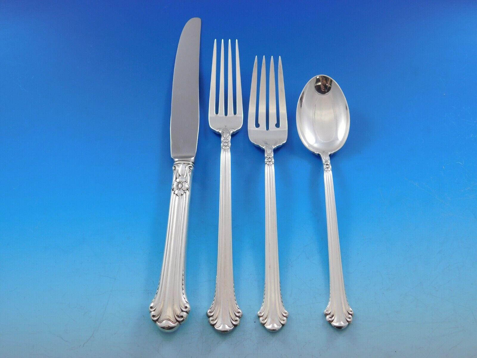 Lovely Silver Plumes by Towle sterling silver Flatware set, 97 pieces. This set includes:

8 Knives, 8 3/4