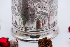 Silver pot w/ floral motifs, wreaths & engraved borders, smooth removable lid