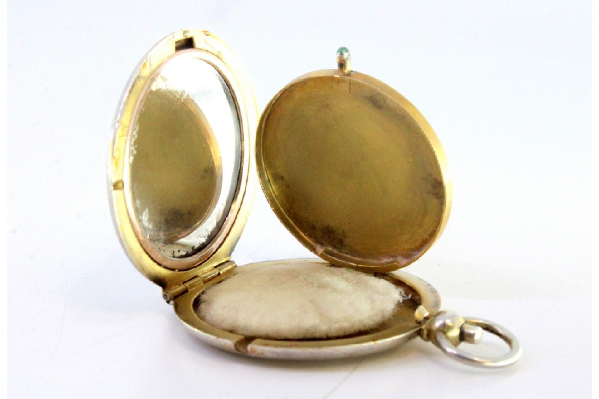 Silver purse-shaped toiletry boxes with mirror, powder and ring In Good Condition For Sale In Porto, PT