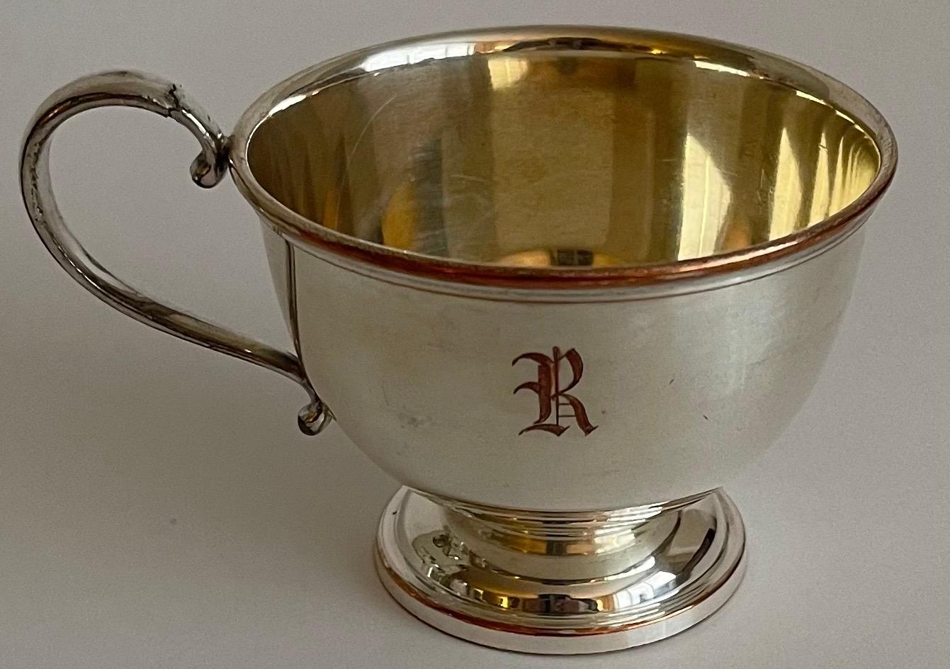 Silberne R-Monogramm-Tasse, 12er-Set (Beschichtet)