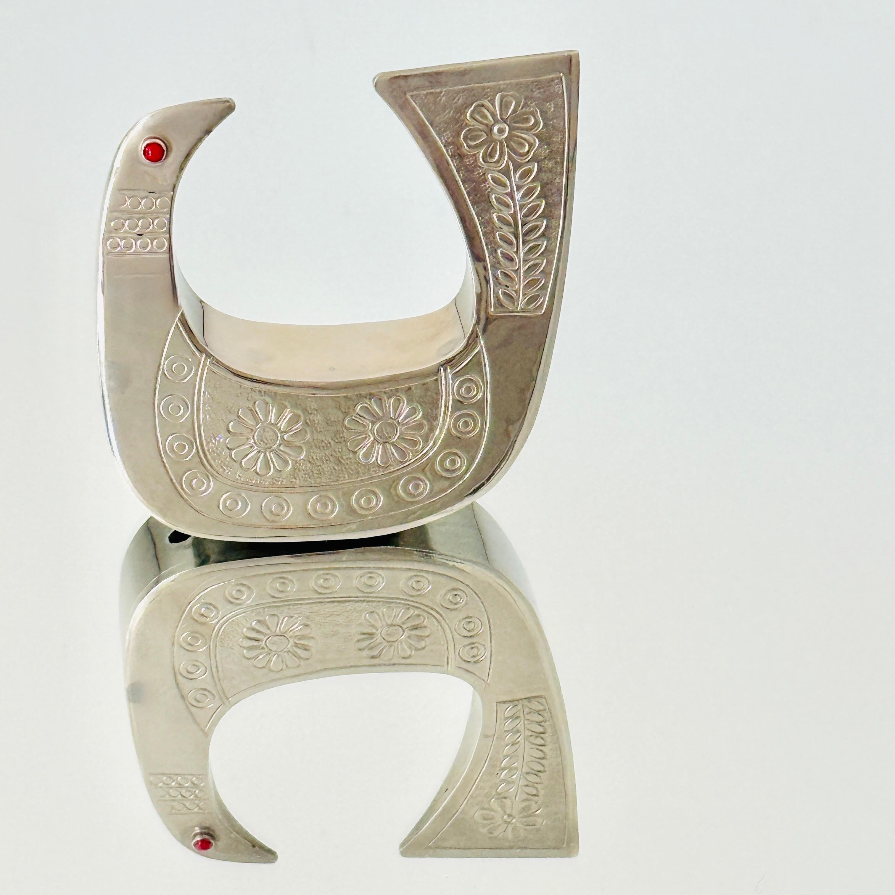 Sculpture d'oiseau en argent et corail rouge par Joaquin Taller Tinta, c. 1960. Bon état - En vente à Fort Lauderdale, FL