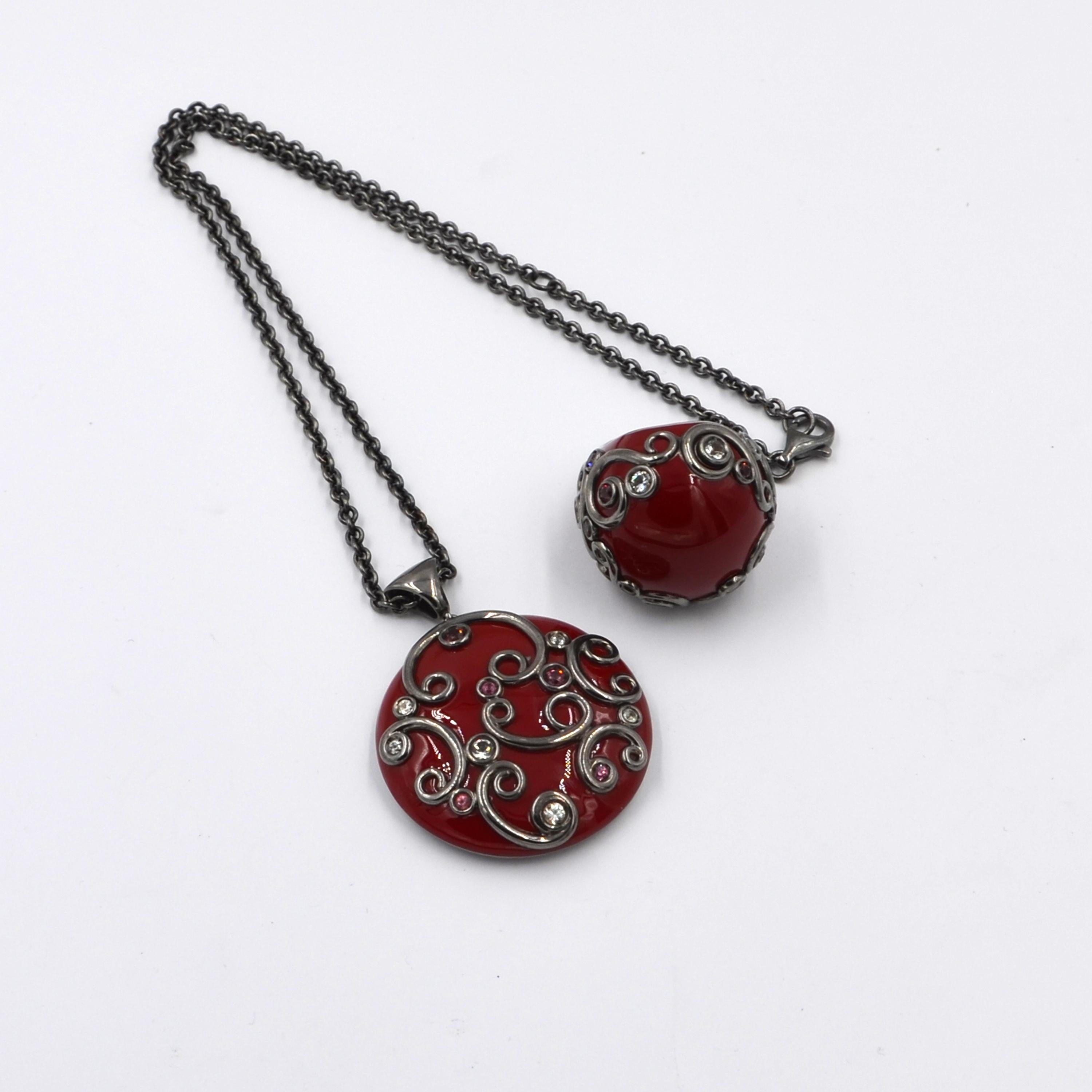 Silver Red Enamel Round Pendant with White Topaz and Garnet In New Condition For Sale In Valenza, IT