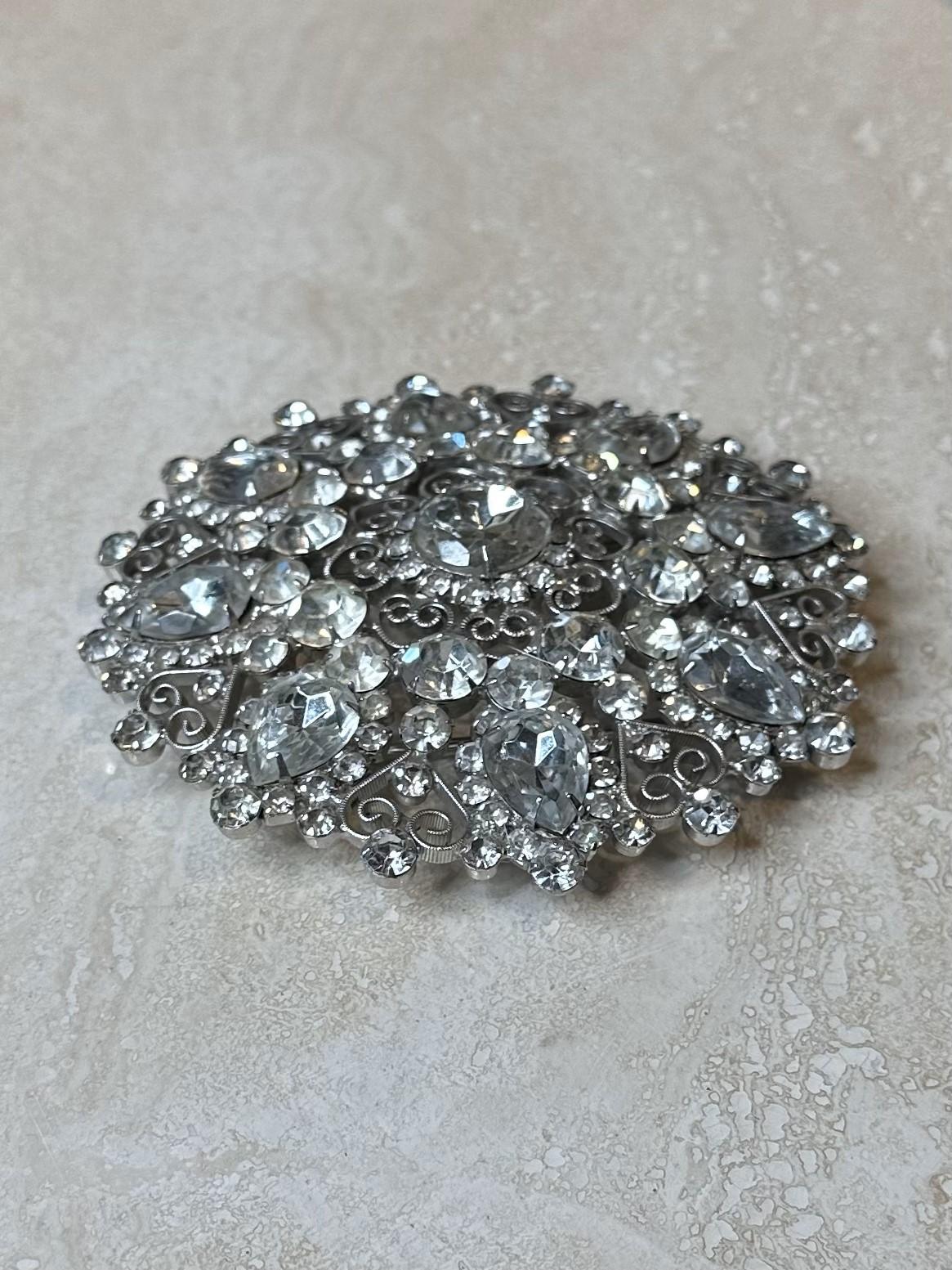 Vintage Silber Strass Gürtelschnalle im Zustand „Hervorragend“ im Angebot in Lake Worth Beach, FL