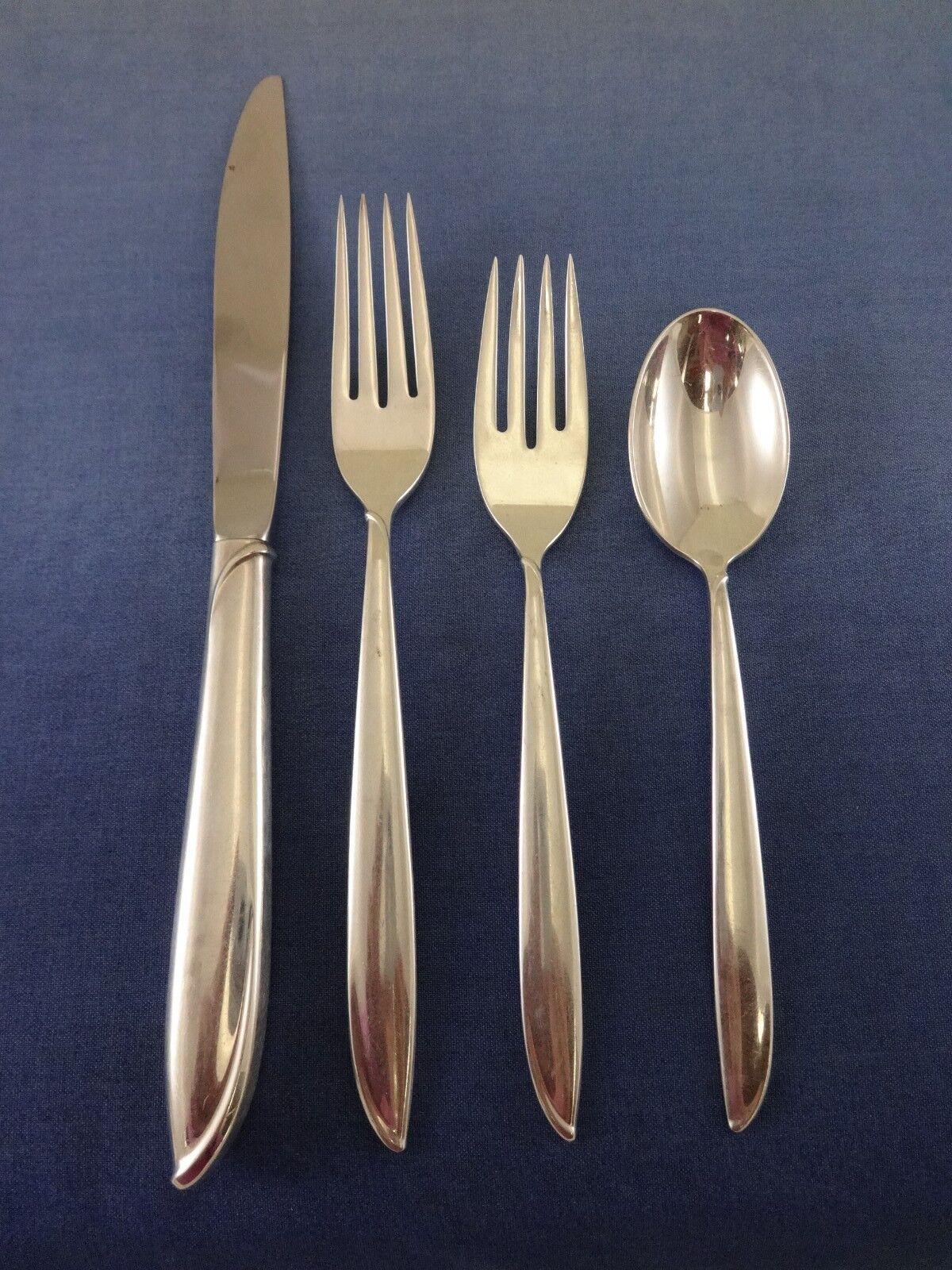 Set di posate in argento Silver Rhythm by International Sterling Servizio 42 pezzi in vendita 3