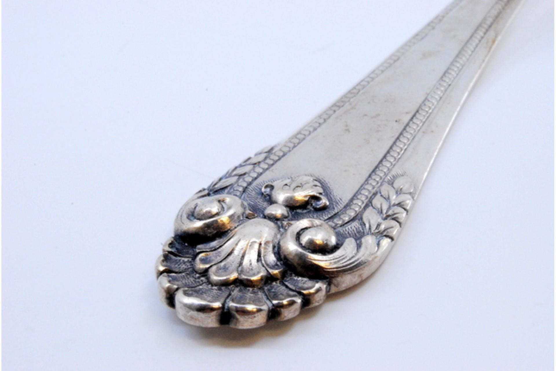 Silver rice and serving spoon with shell shape on the handle en venta 1