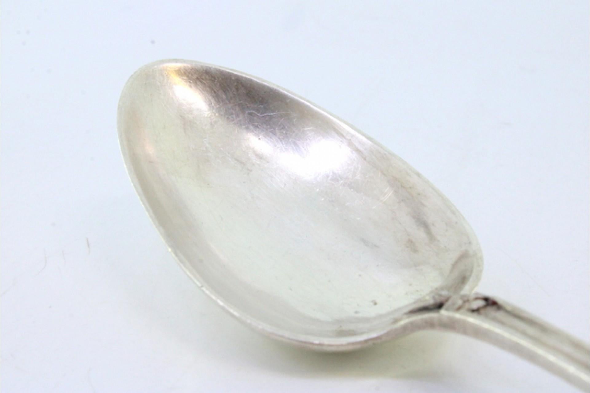 Silver rice and serving spoon with shell-shaped trim and reliefs on the handle im Zustand „Gut“ im Angebot in Porto, PT