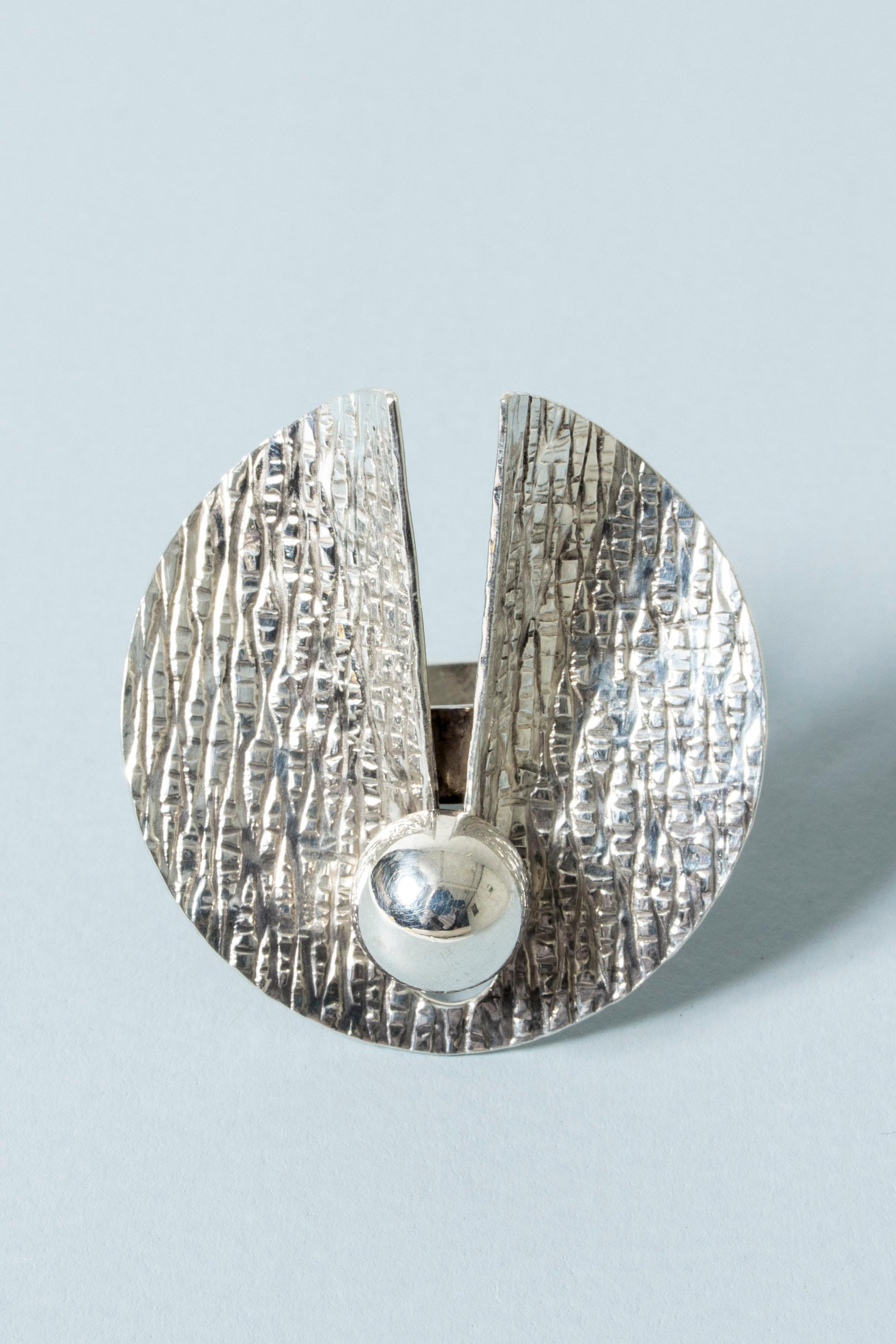 Silver Ring by Elis Kauppi for Kupittaan Kulta, Finland, 1971 In Good Condition In Stockholm, SE