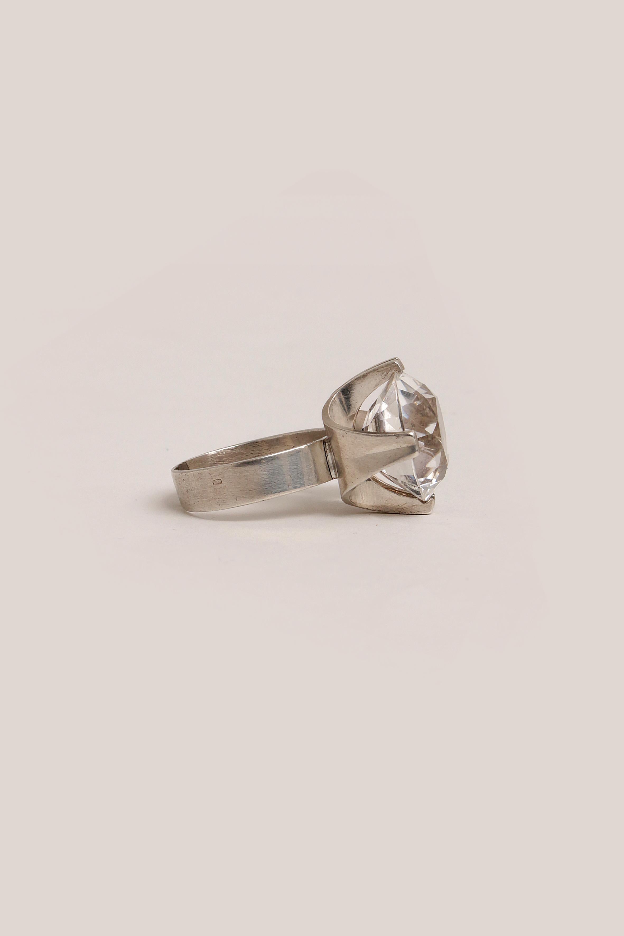 Late 20th Century Silver ring with rock crystal design Ellis Kauppi, Finland 1975 For Sale